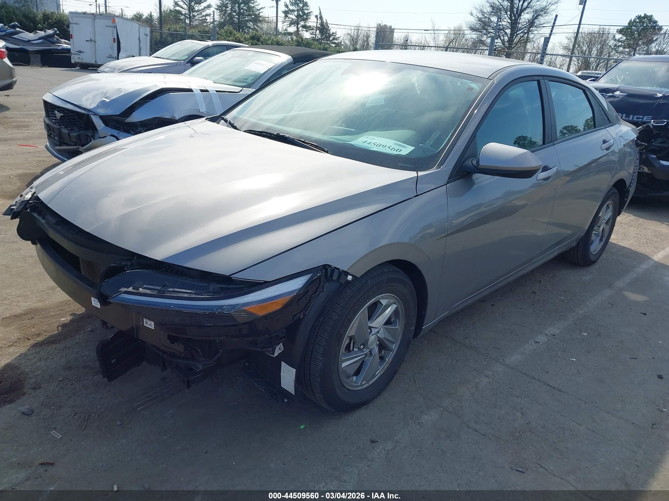HYUNDAI ELANTRA image 2