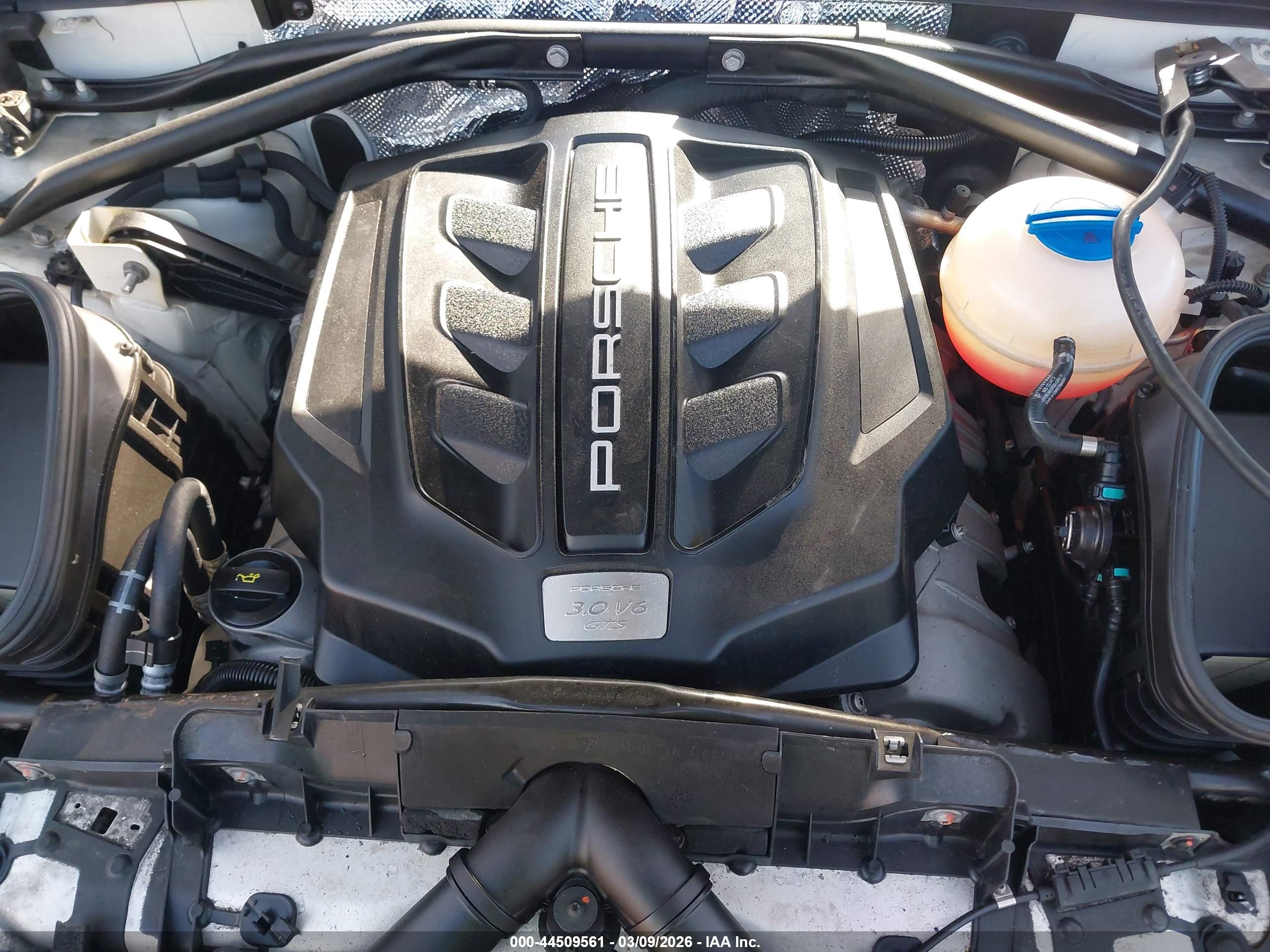 PORSCHE MACAN image 10