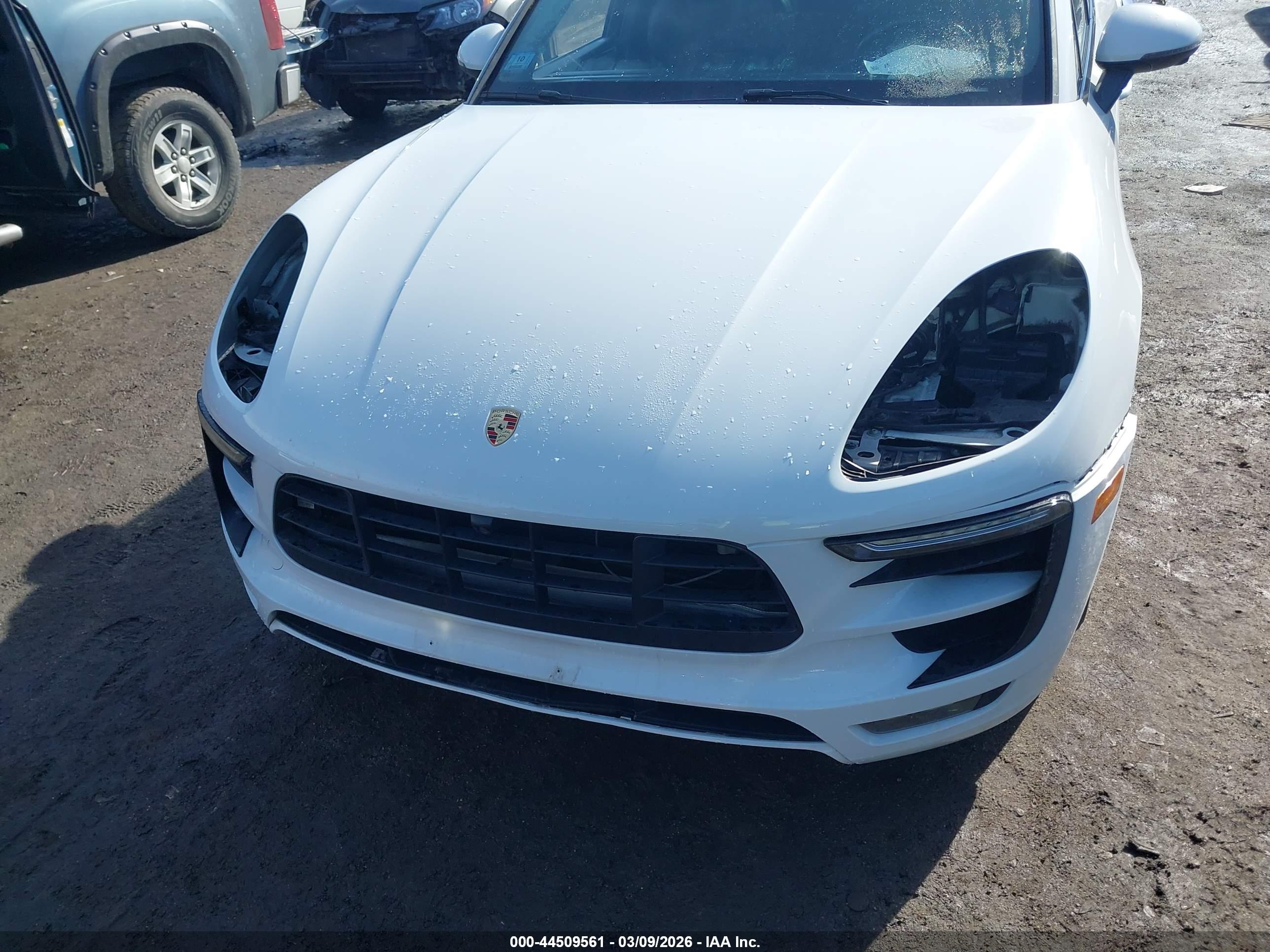 PORSCHE MACAN image 6