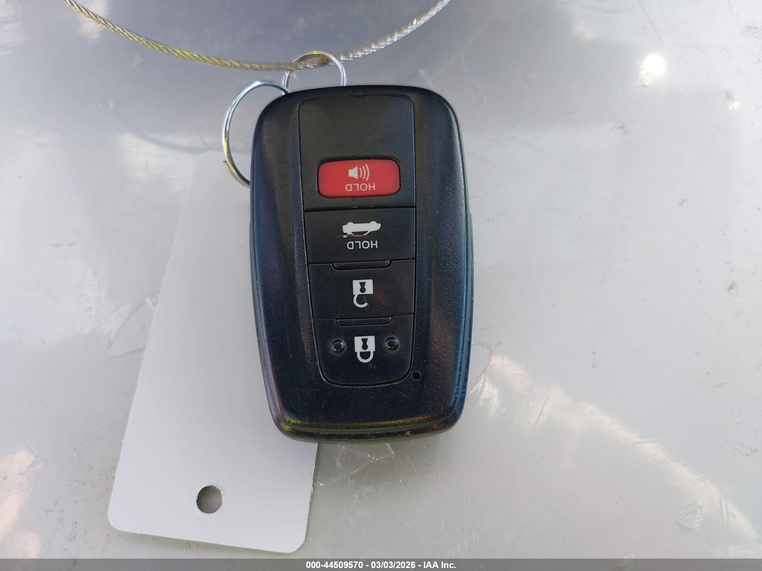 TOYOTA CAMRY image 11