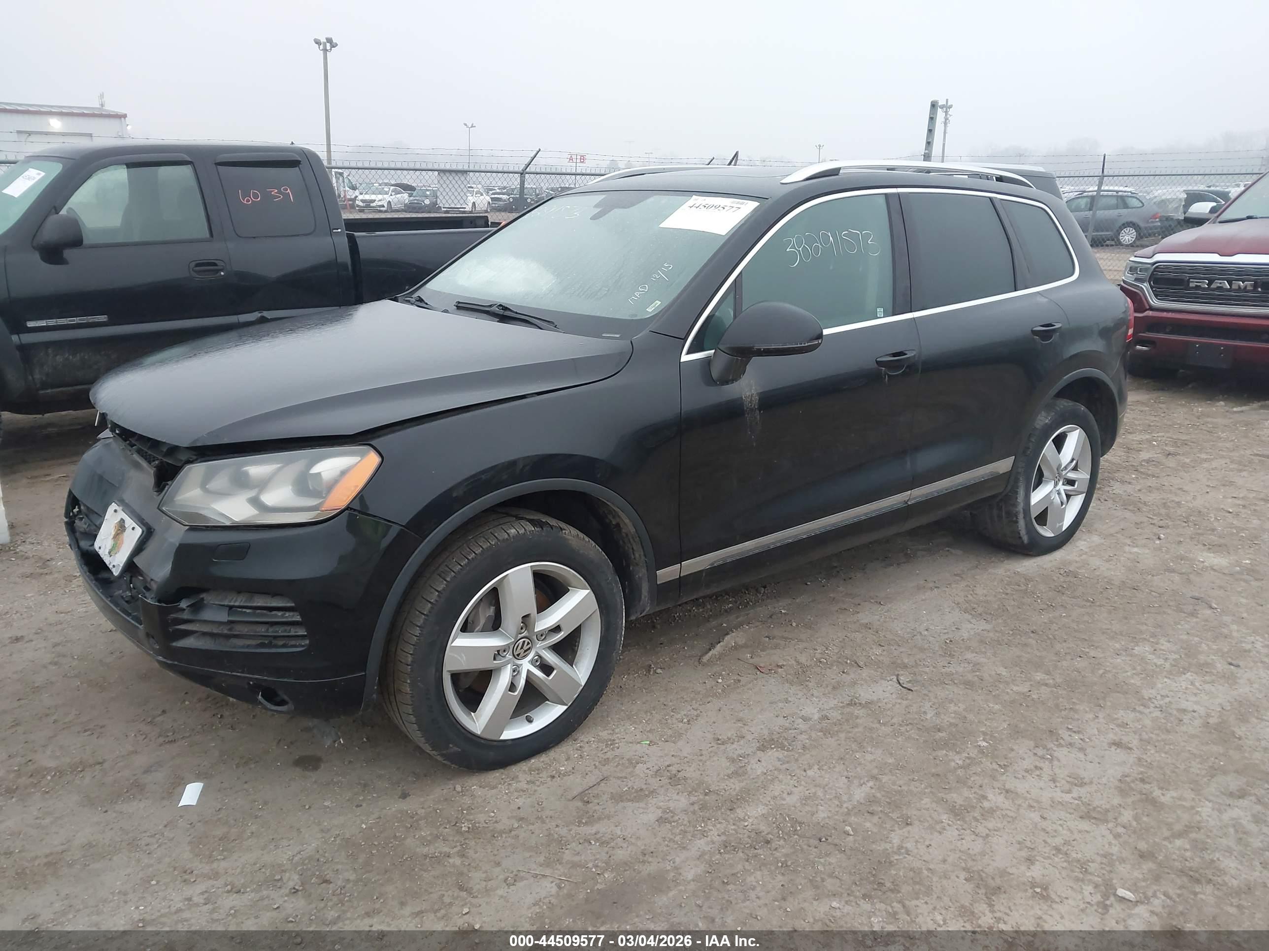VOLKSWAGEN TOUAREG image 2