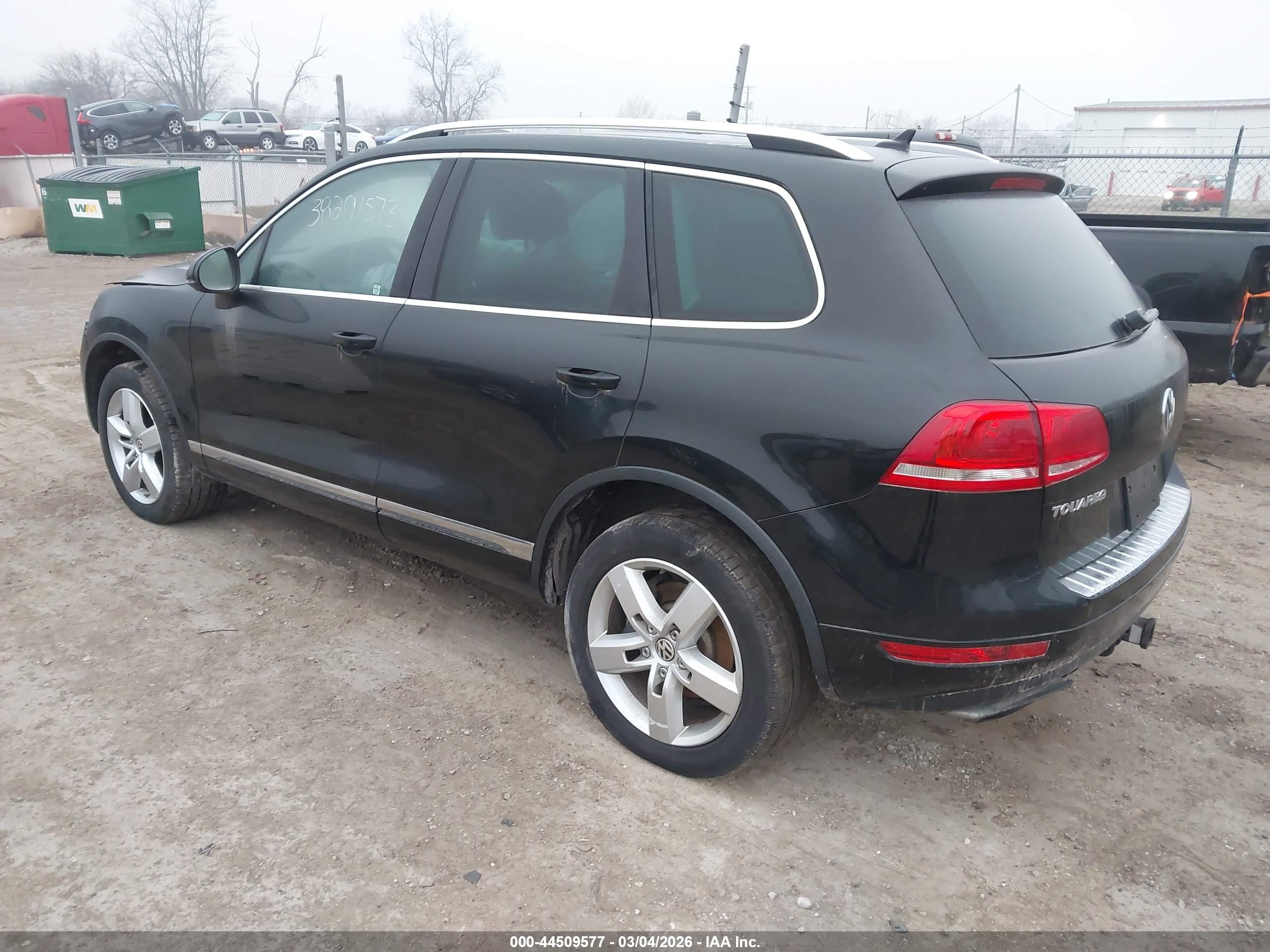 VOLKSWAGEN TOUAREG image 3