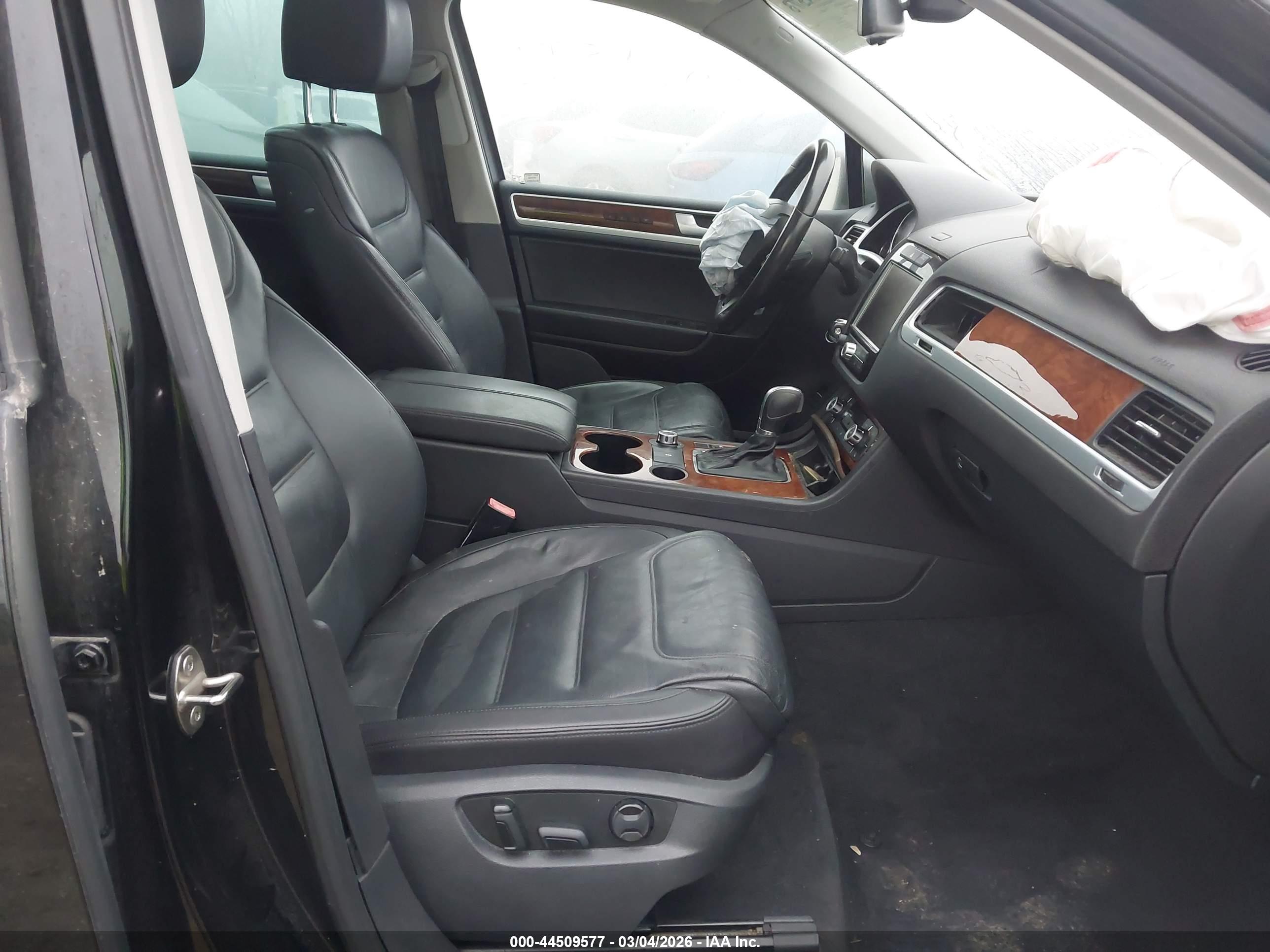 VOLKSWAGEN TOUAREG image 5