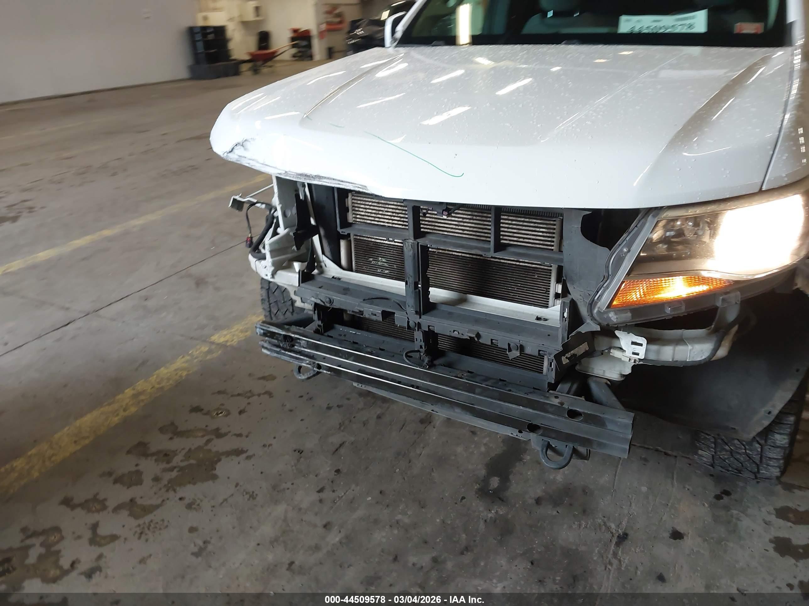 CHEVROLET COLORADO image 6