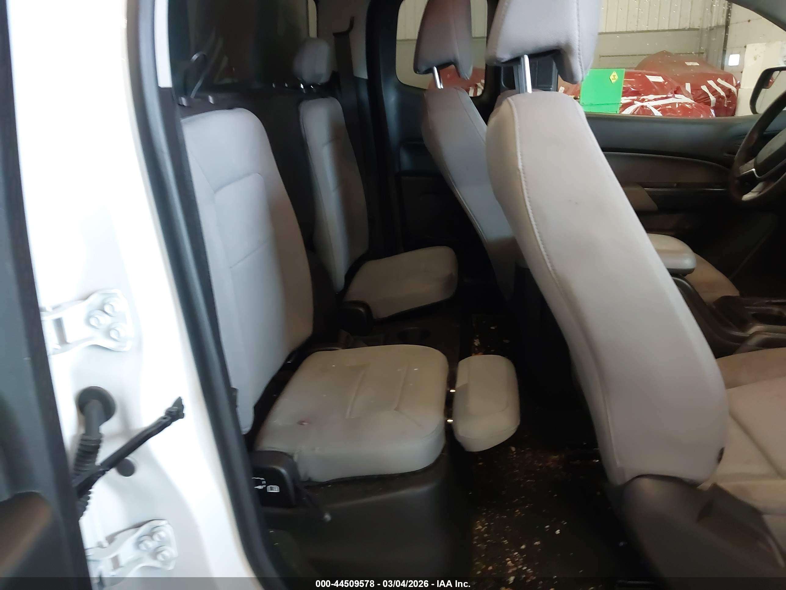CHEVROLET COLORADO image 8