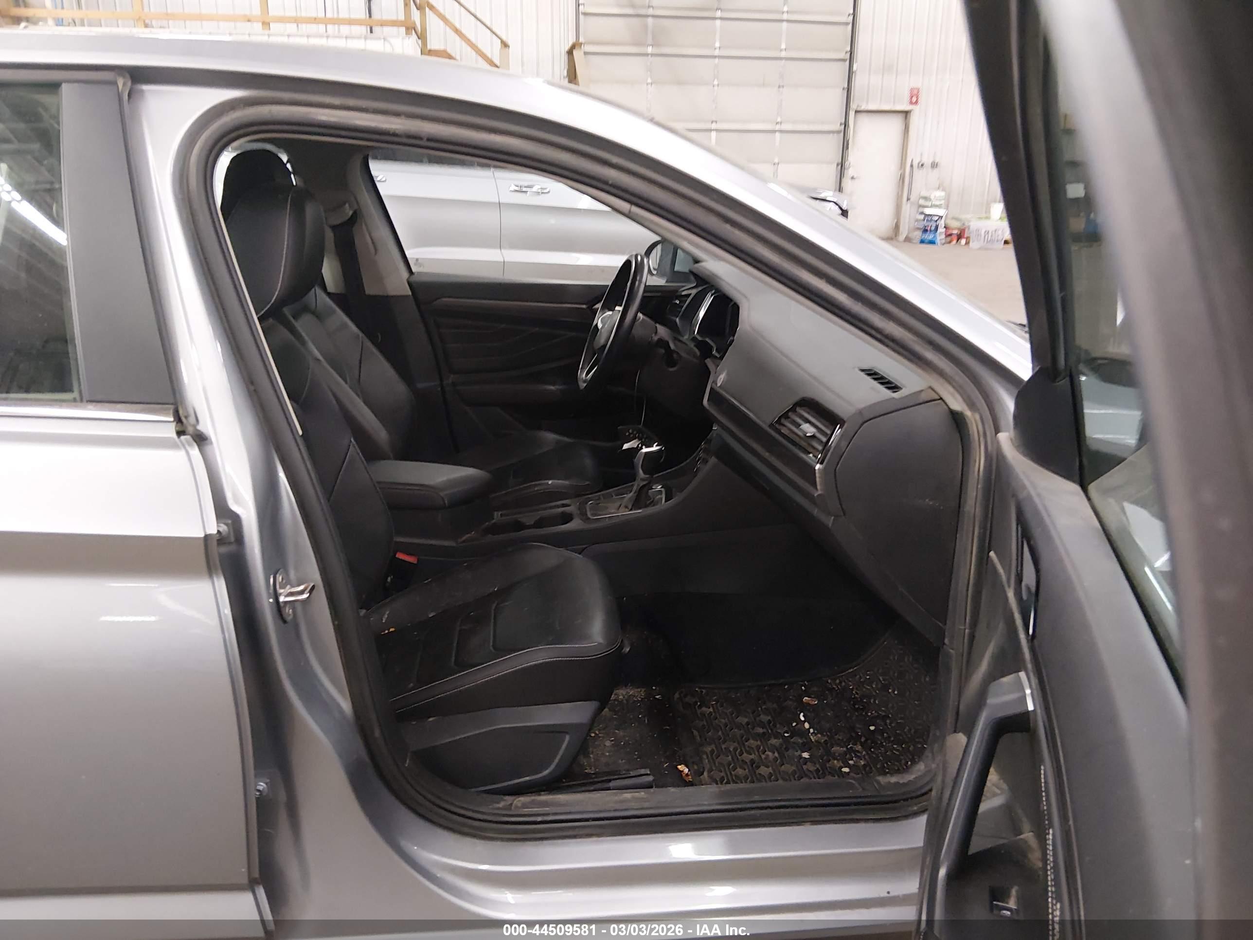 VOLKSWAGEN JETTA image 5