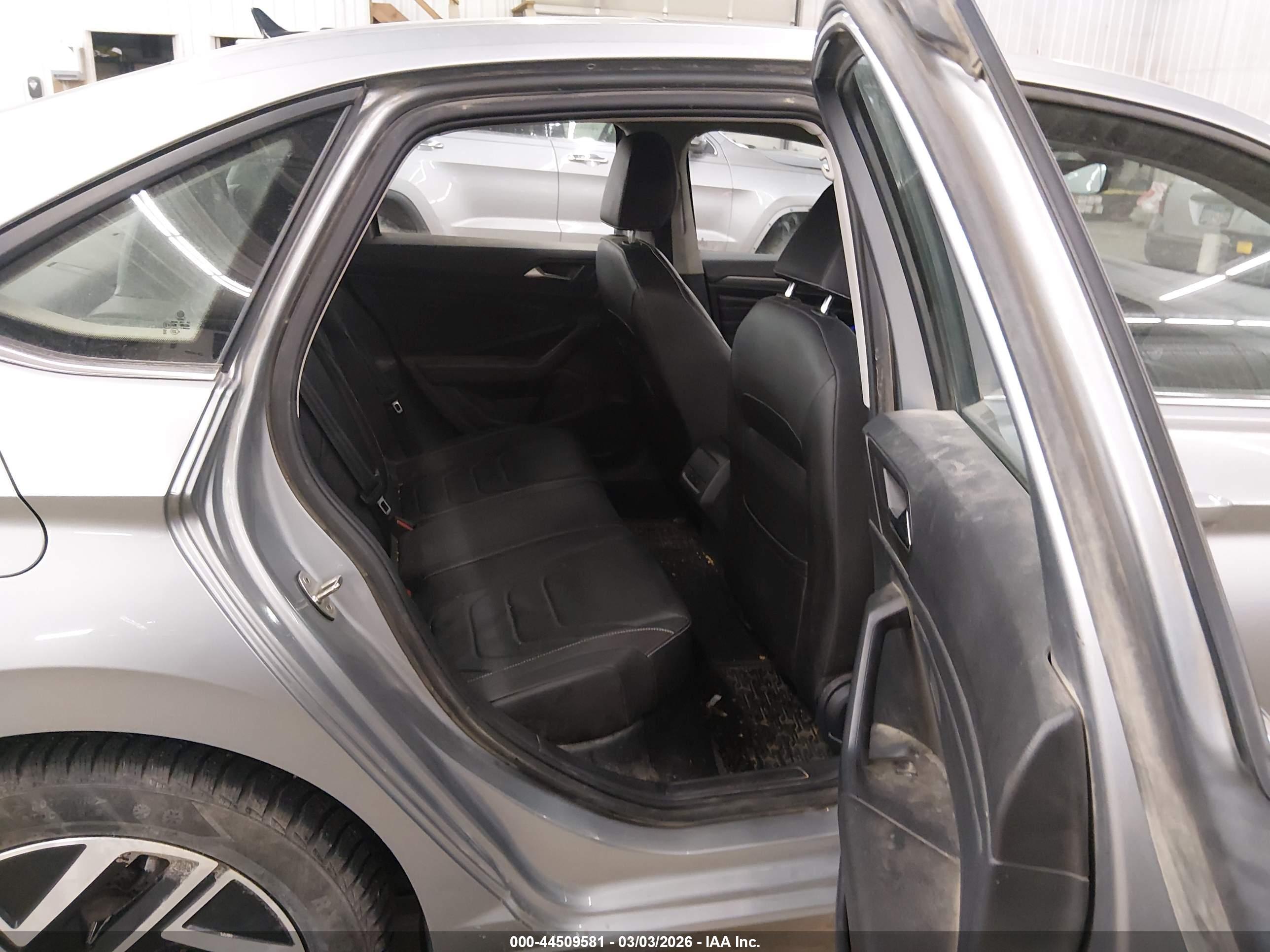 VOLKSWAGEN JETTA image 8