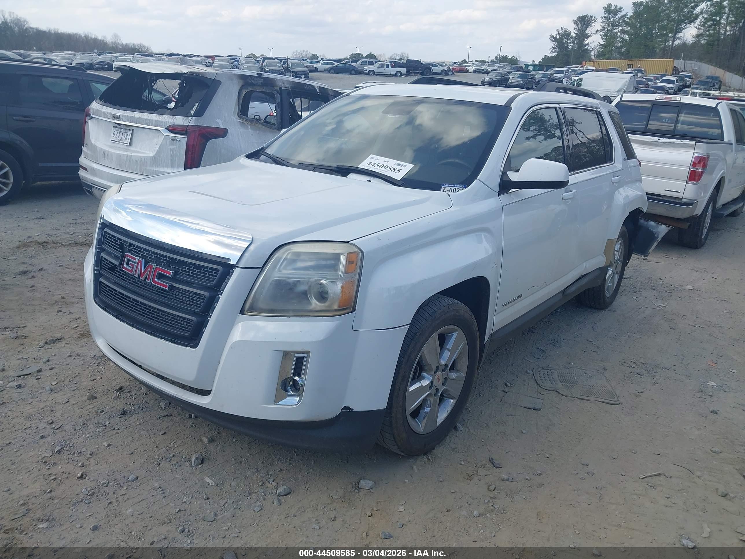 GMC TERRAIN image 2