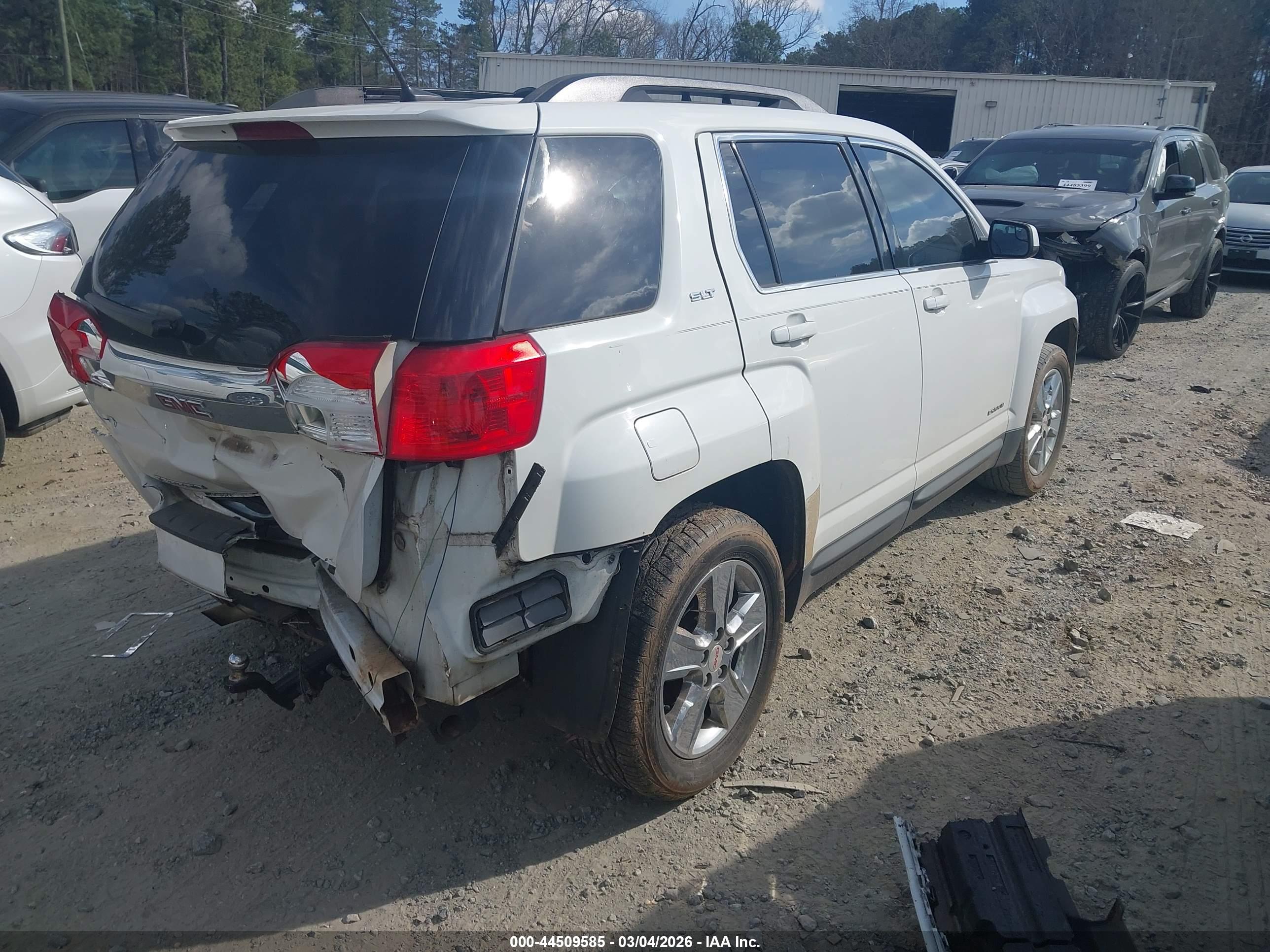 GMC TERRAIN image 4