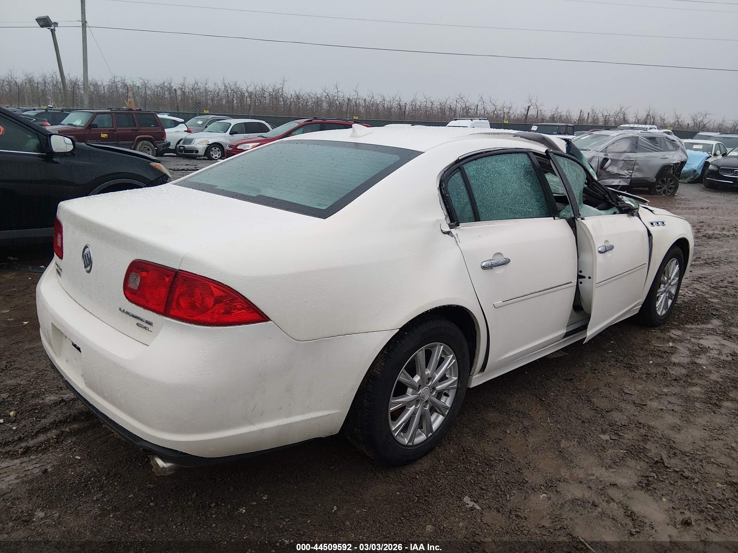 BUICK LUCERNE image 4