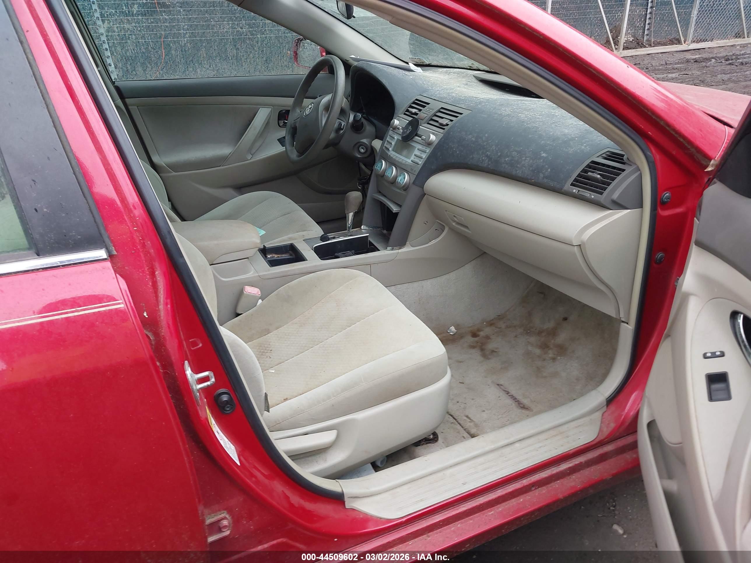 TOYOTA CAMRY image 5
