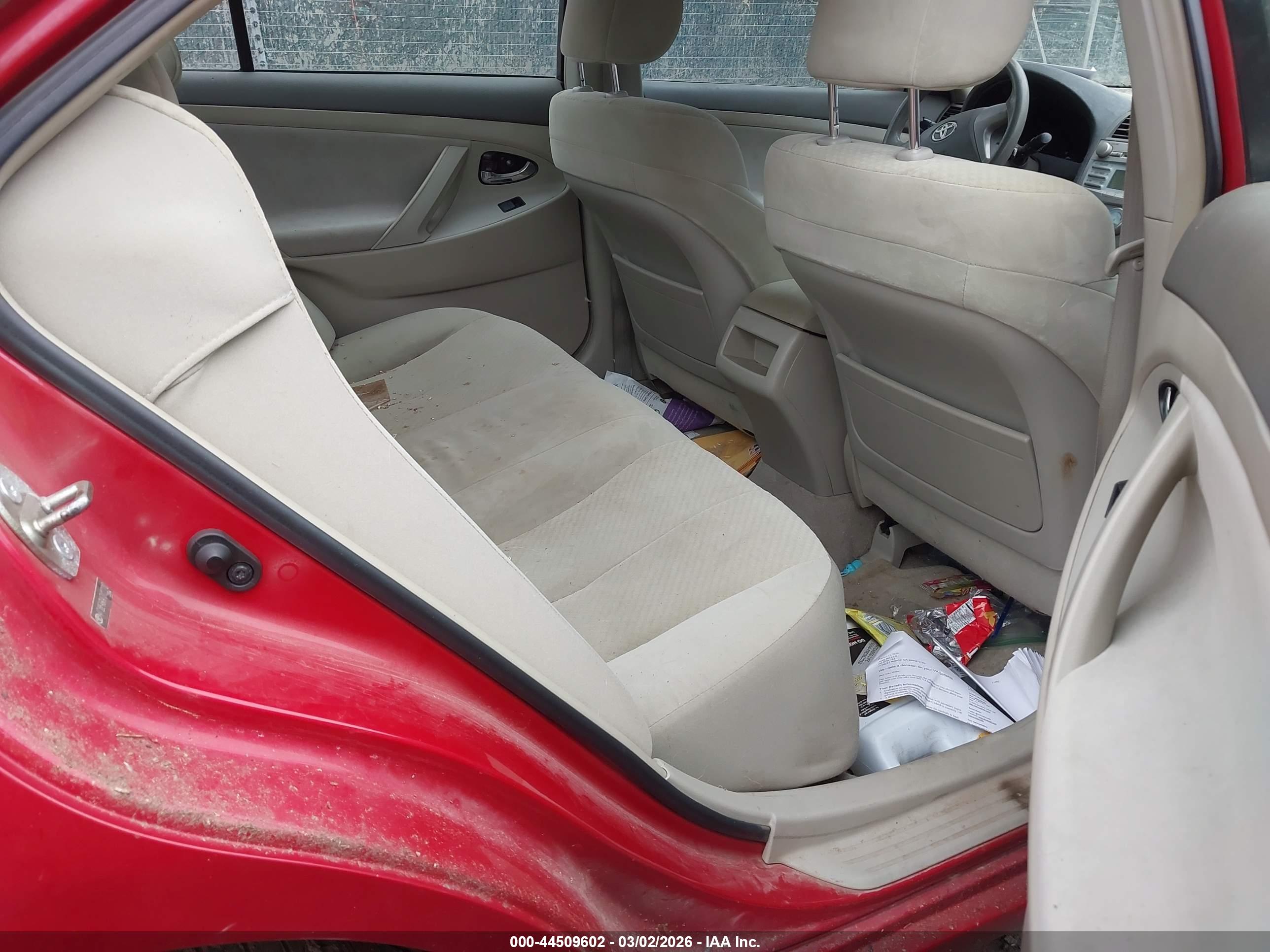 TOYOTA CAMRY image 8