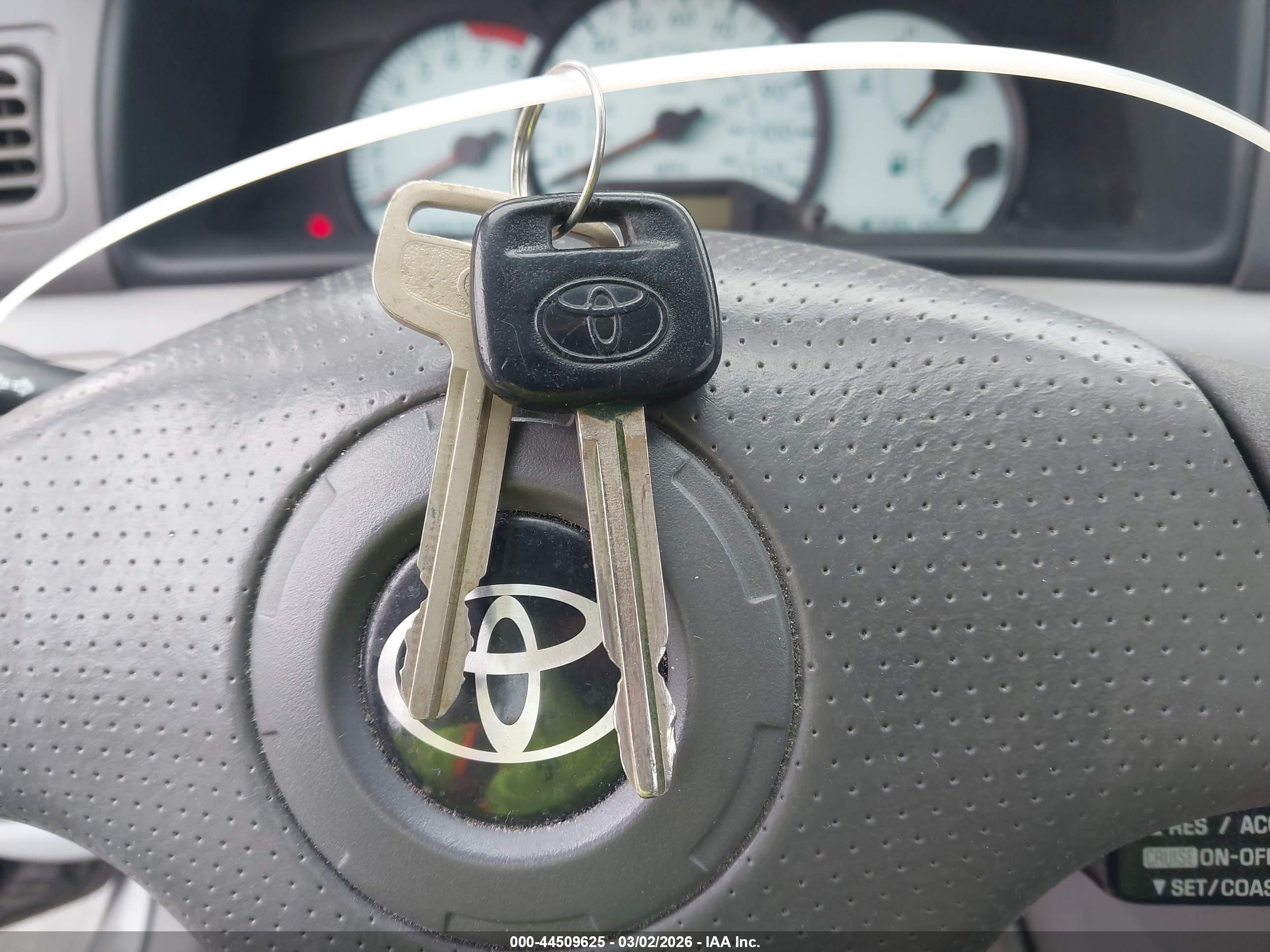 TOYOTA COROLLA image 11