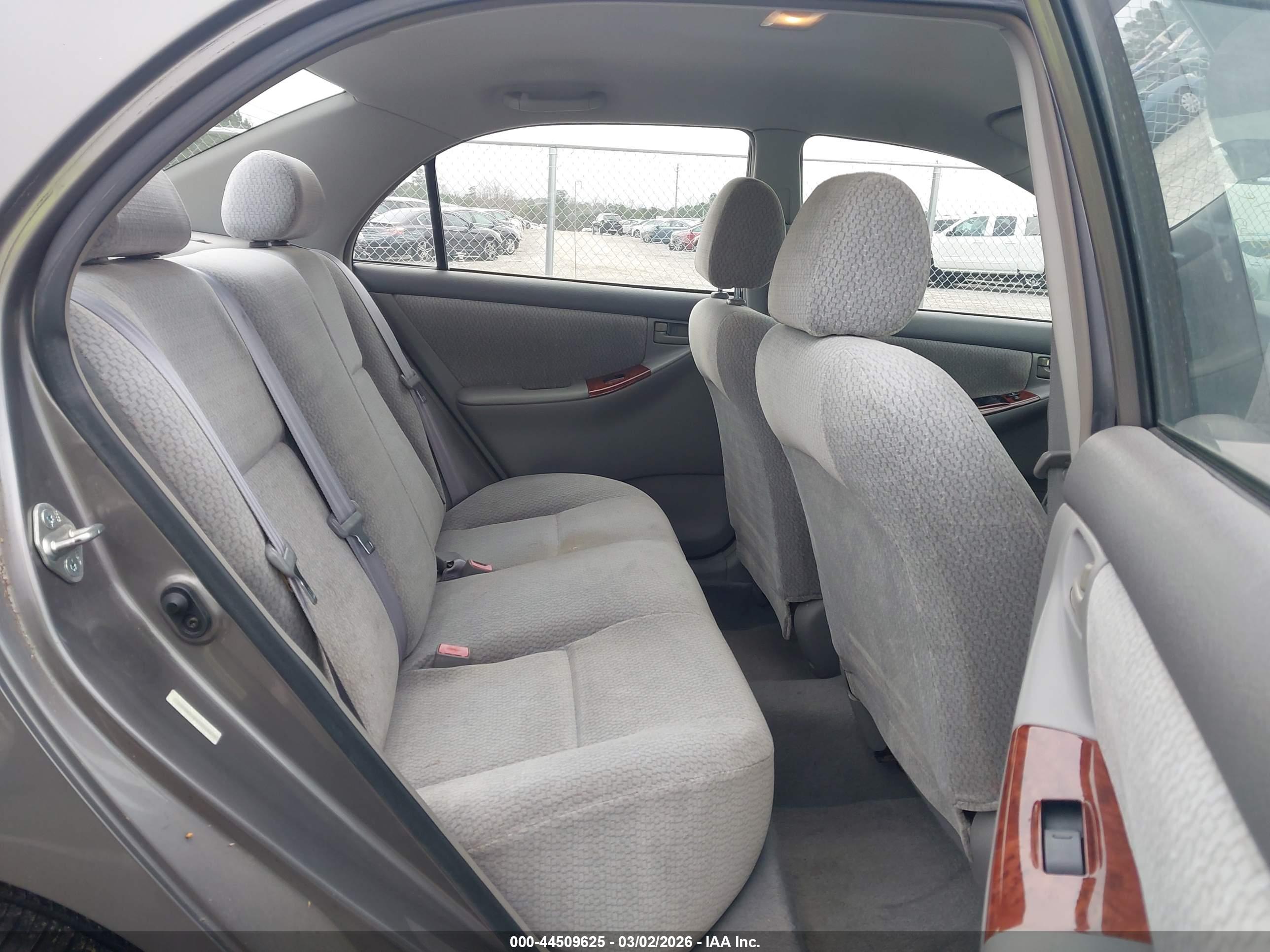 TOYOTA COROLLA image 8