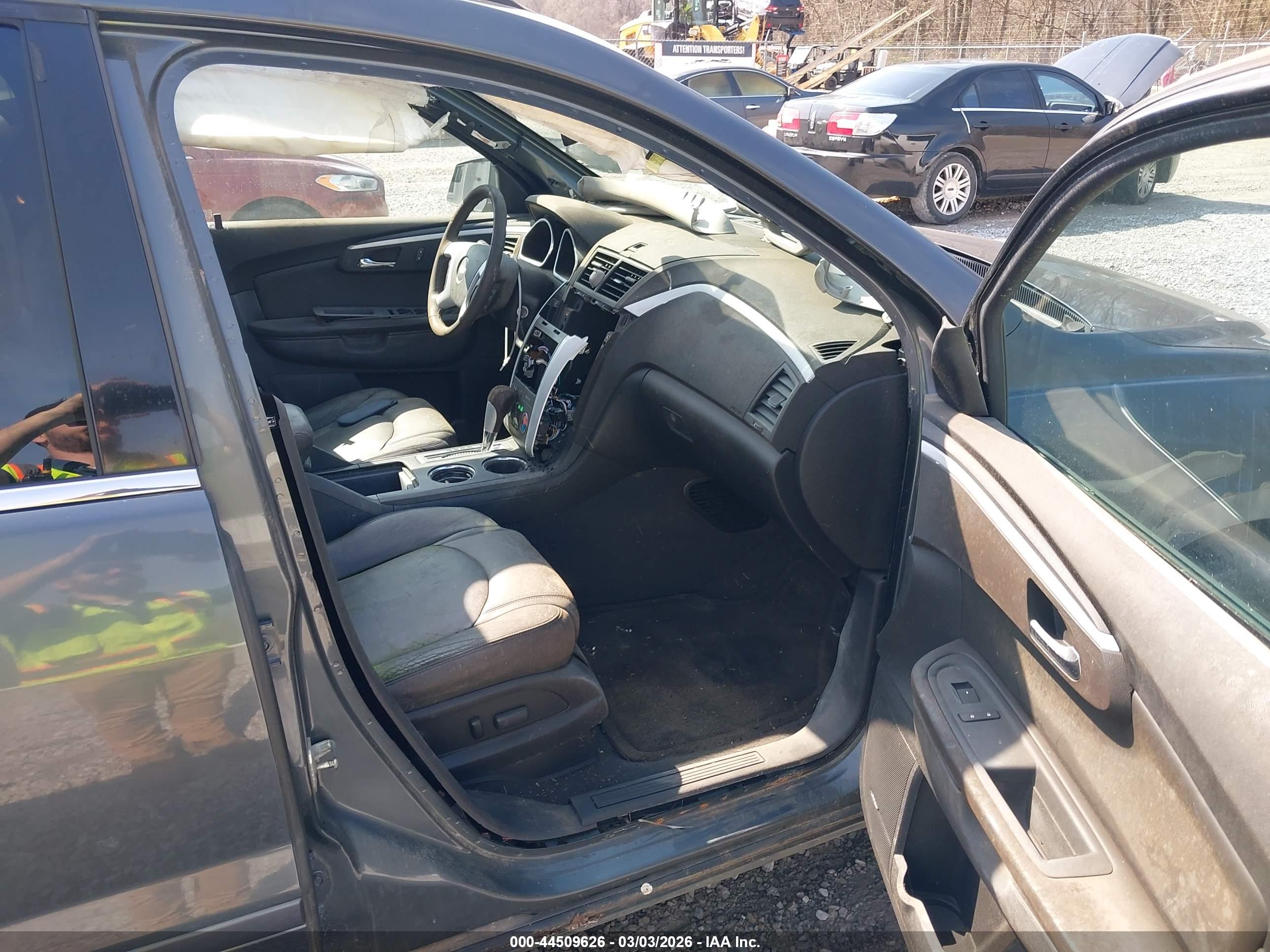 CHEVROLET TRAVERSE image 5