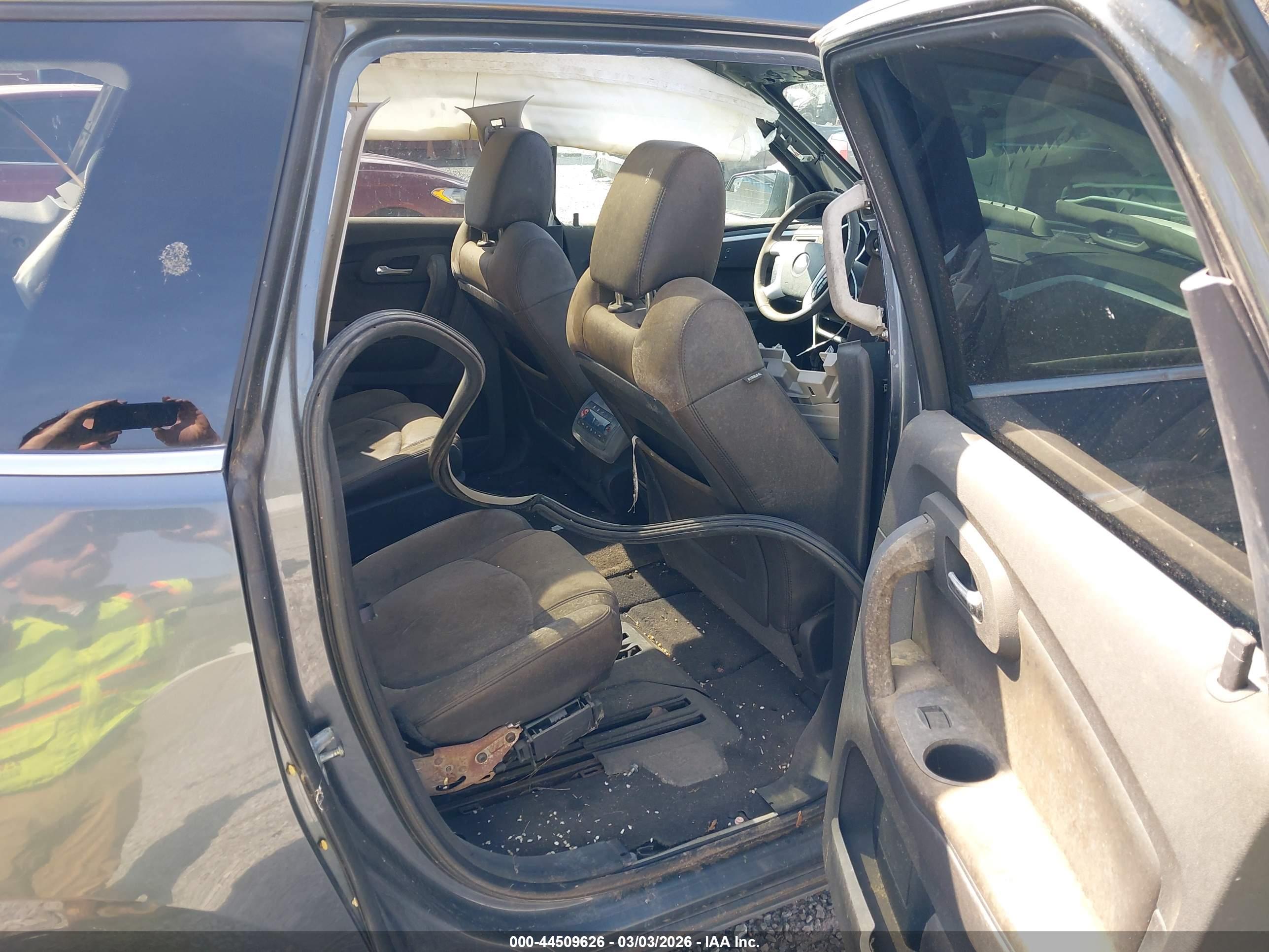 CHEVROLET TRAVERSE image 8