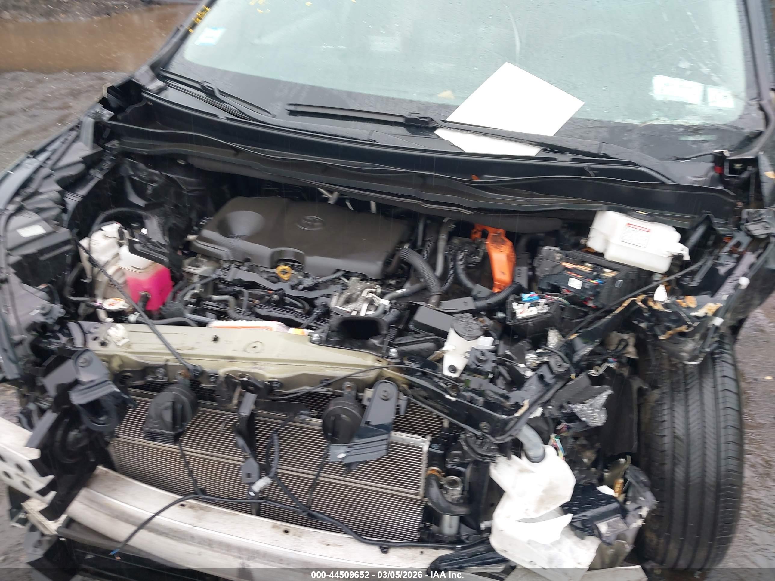 TOYOTA SIENNA image 10