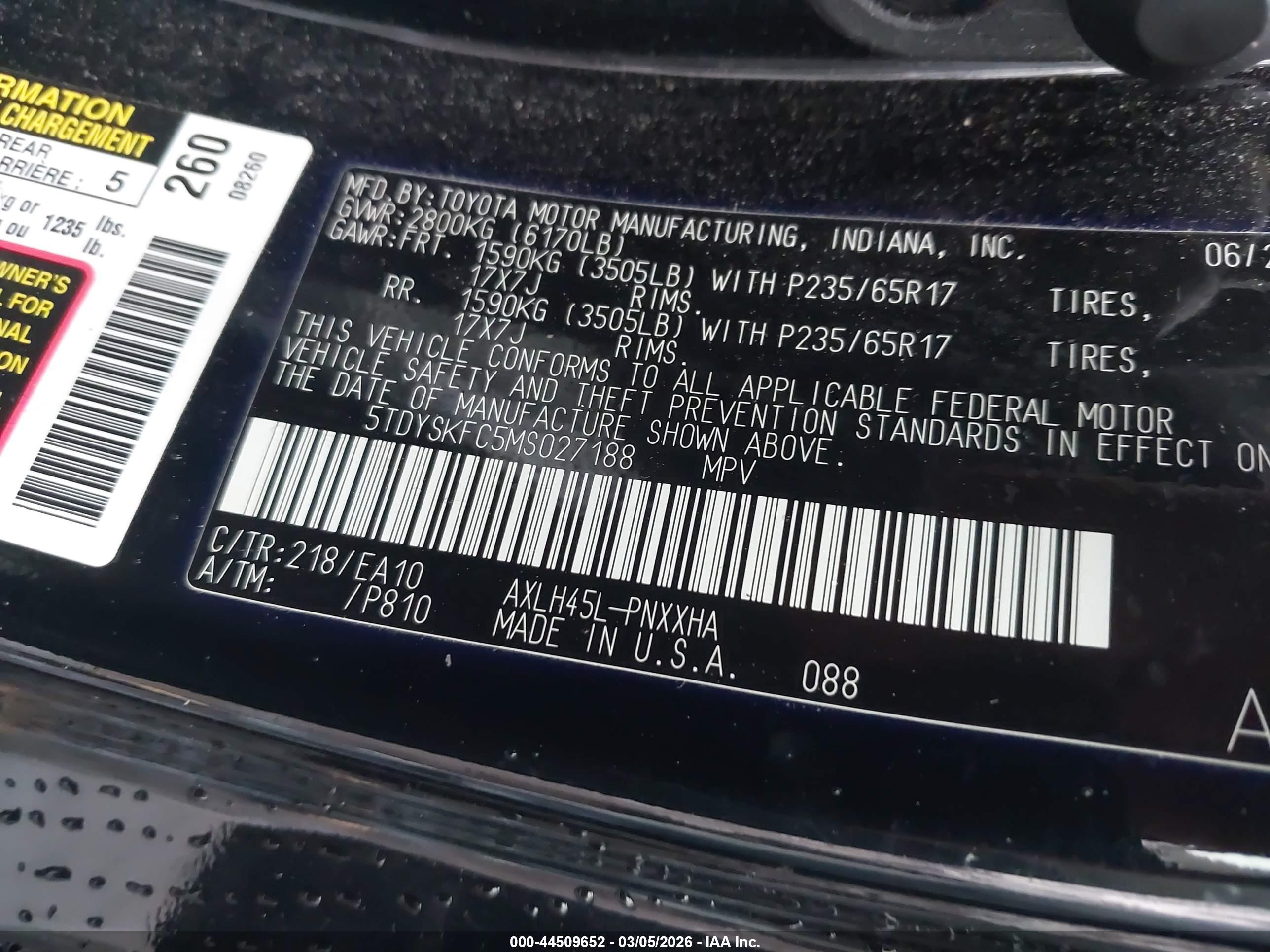TOYOTA SIENNA image 9
