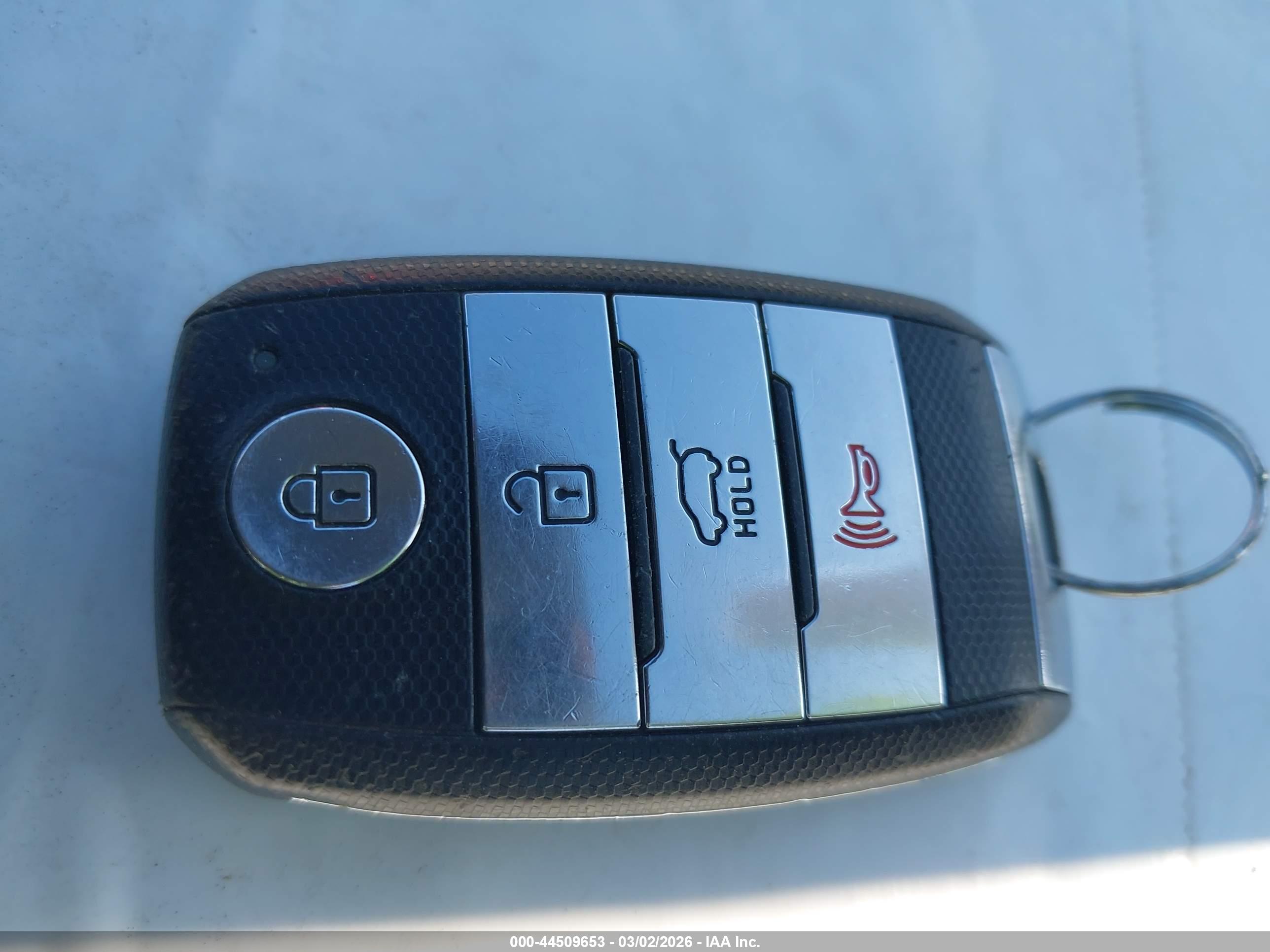 KIA SORENTO image 11