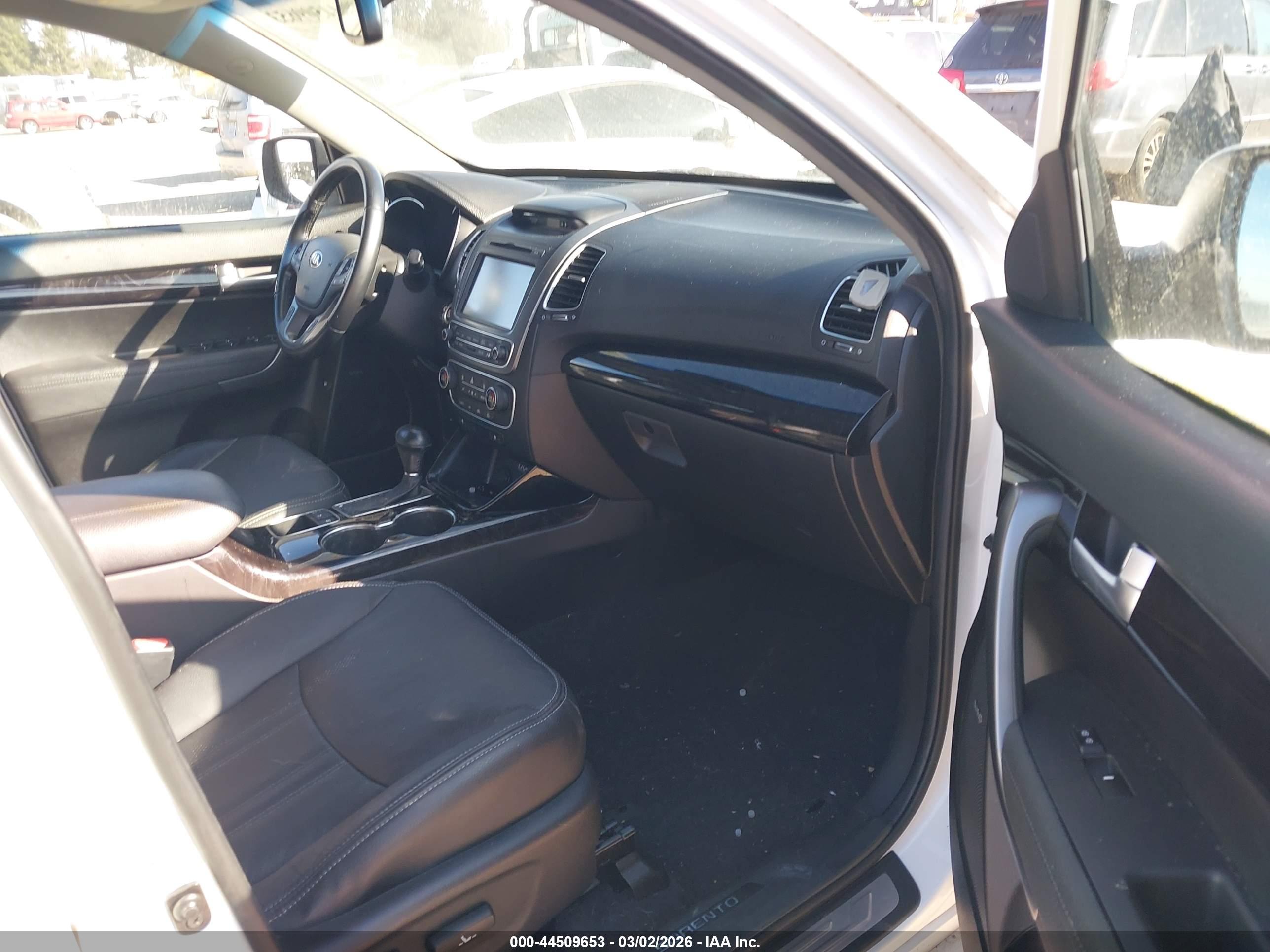 KIA SORENTO image 5