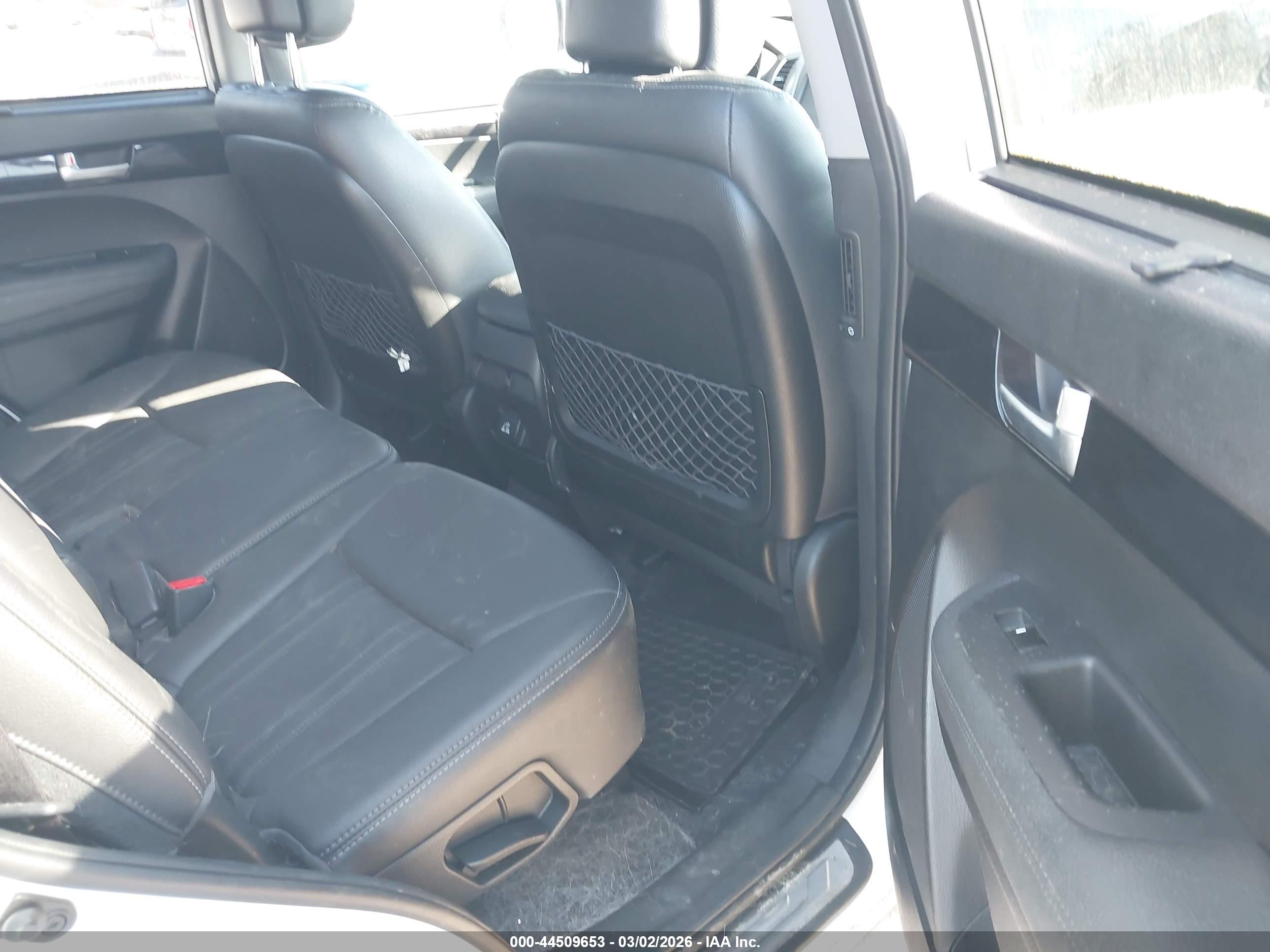 KIA SORENTO image 8