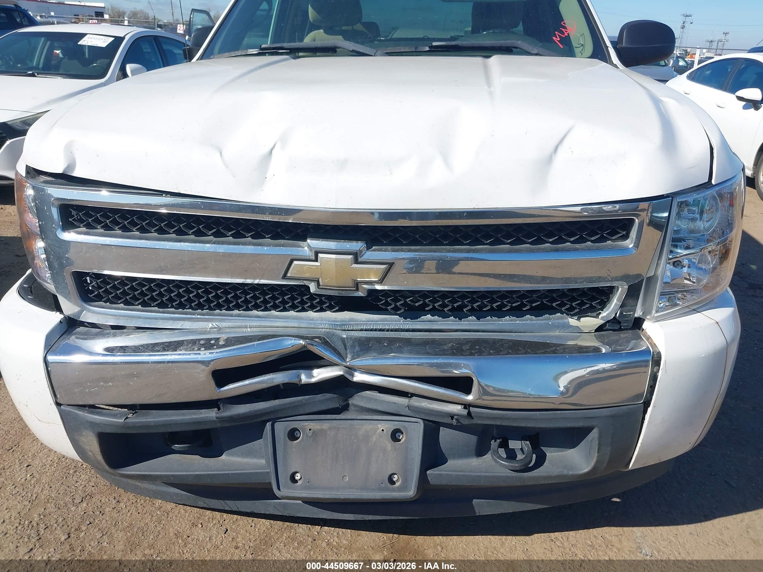 CHEVROLET SILVERADO image 6