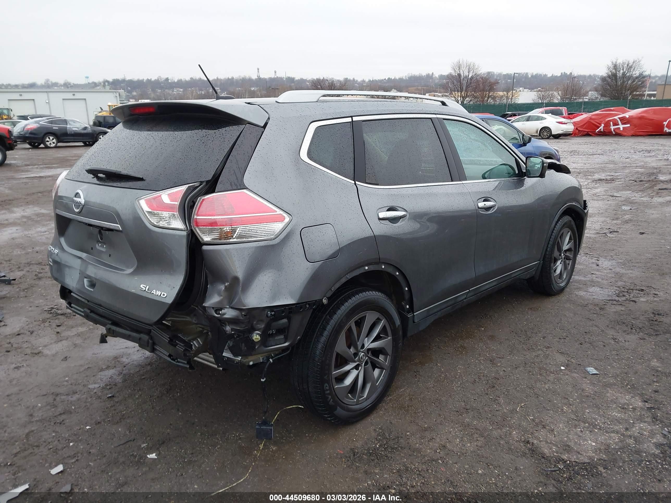 NISSAN ROGUE image 4