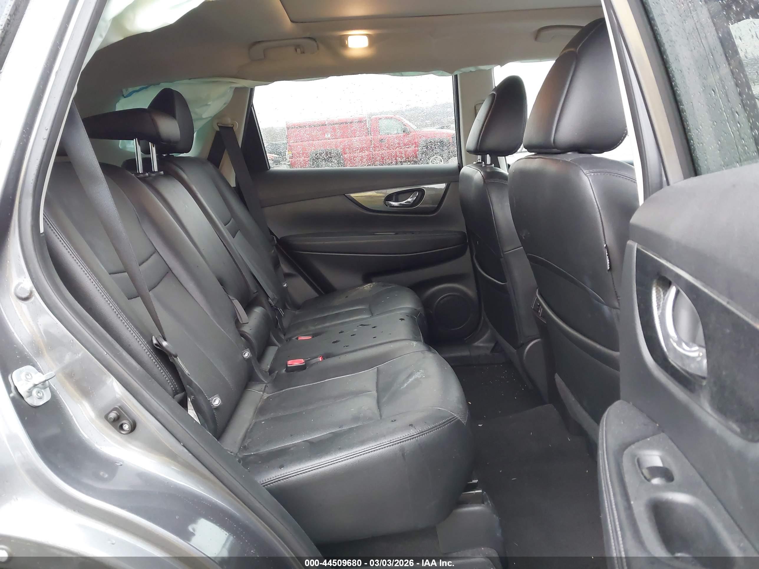 NISSAN ROGUE image 8