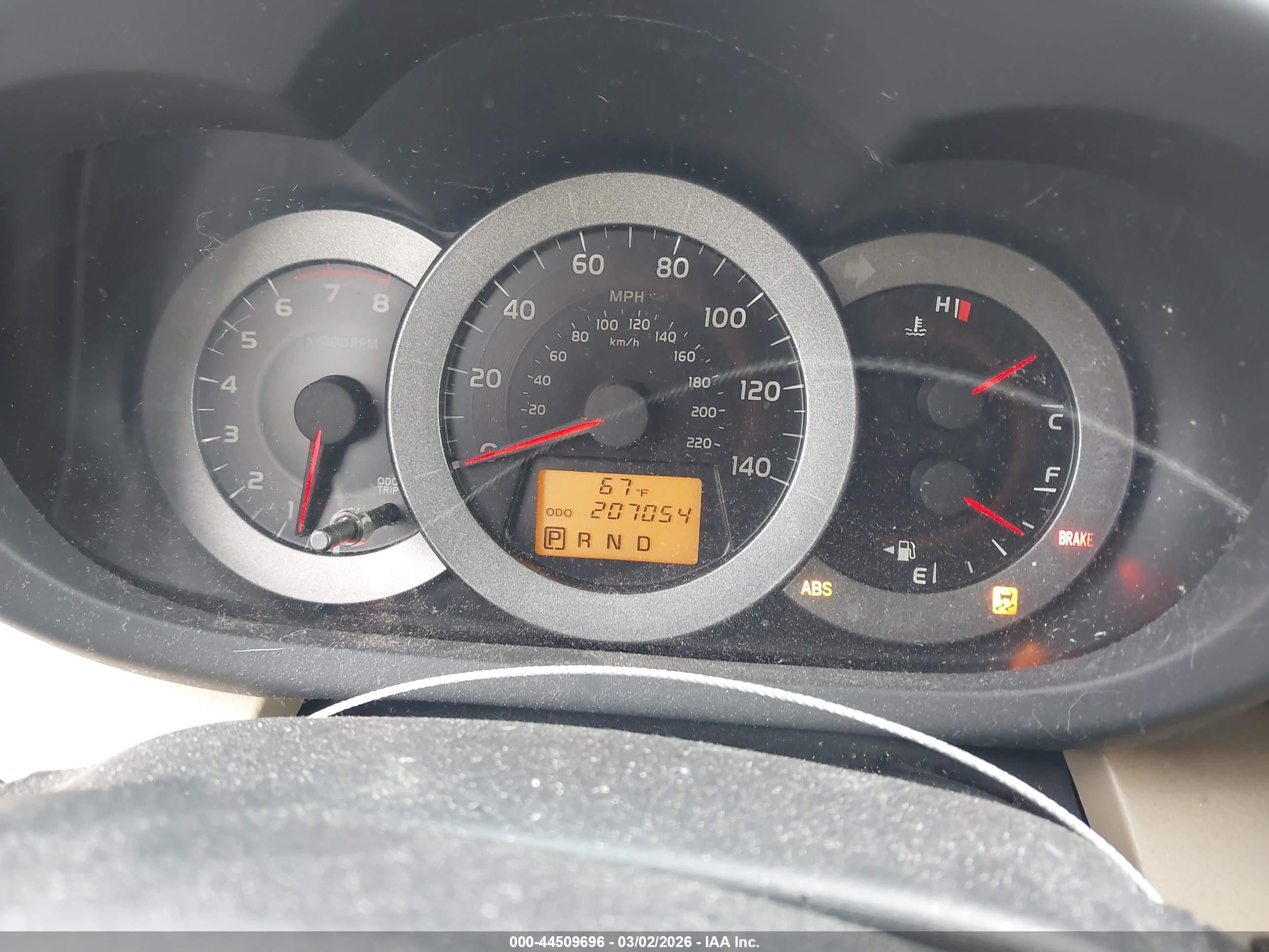 TOYOTA RAV4 image 7