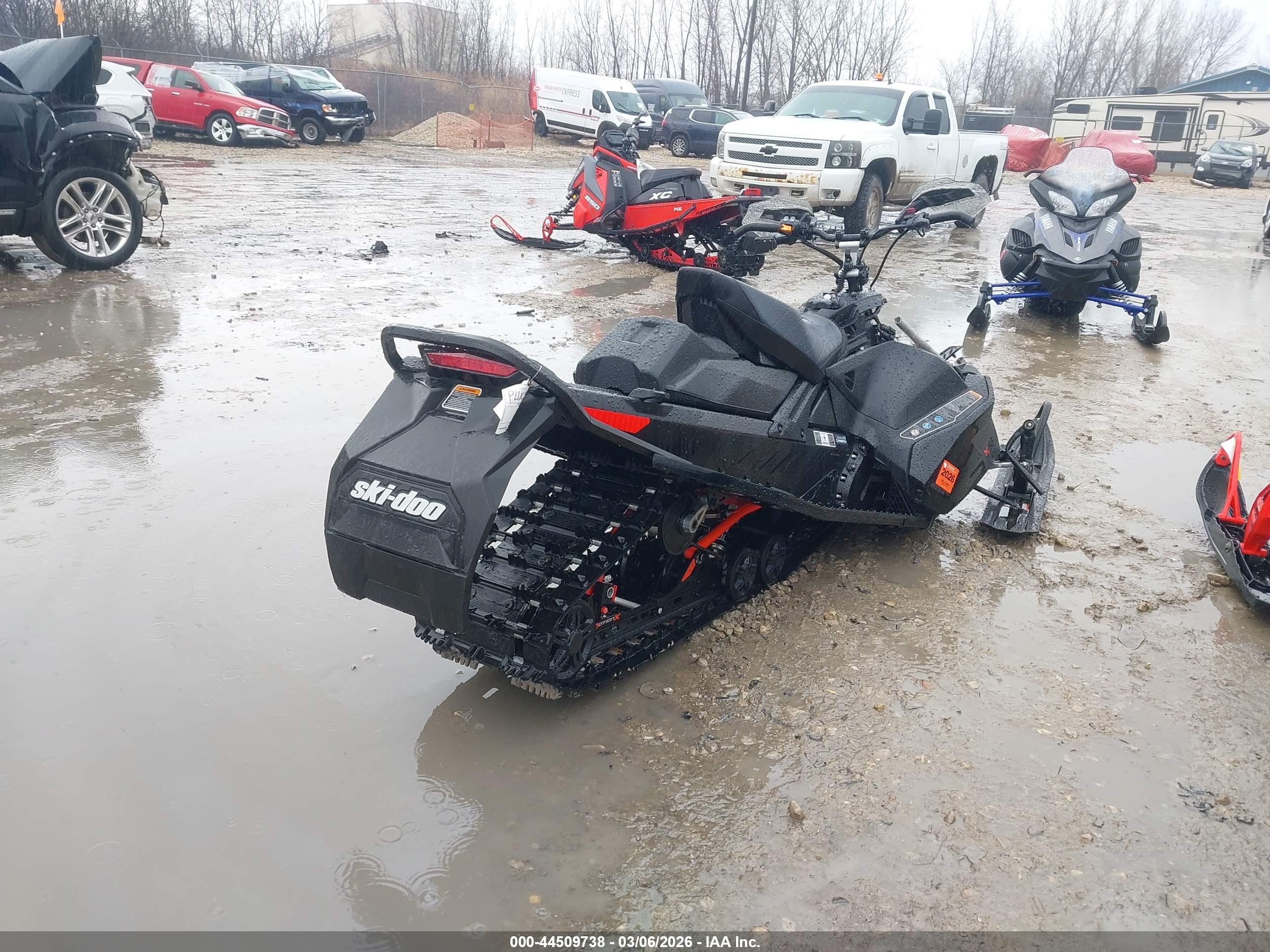 SKI-DOO MX image 4