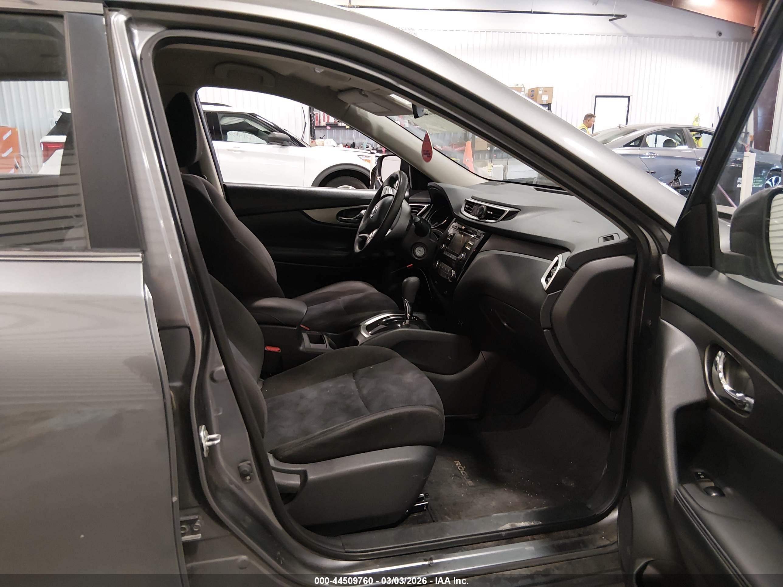 NISSAN ROGUE image 5