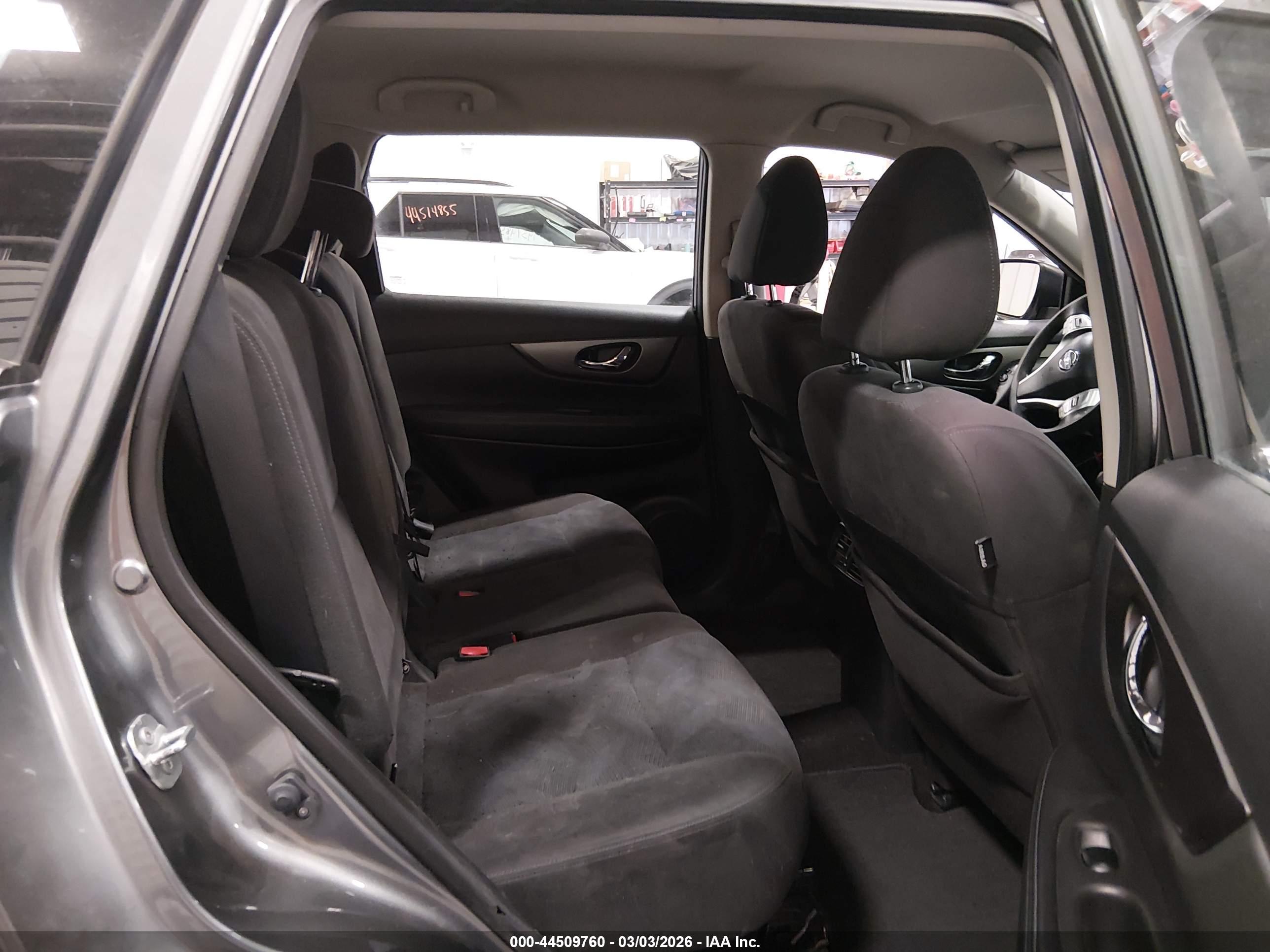 NISSAN ROGUE image 8