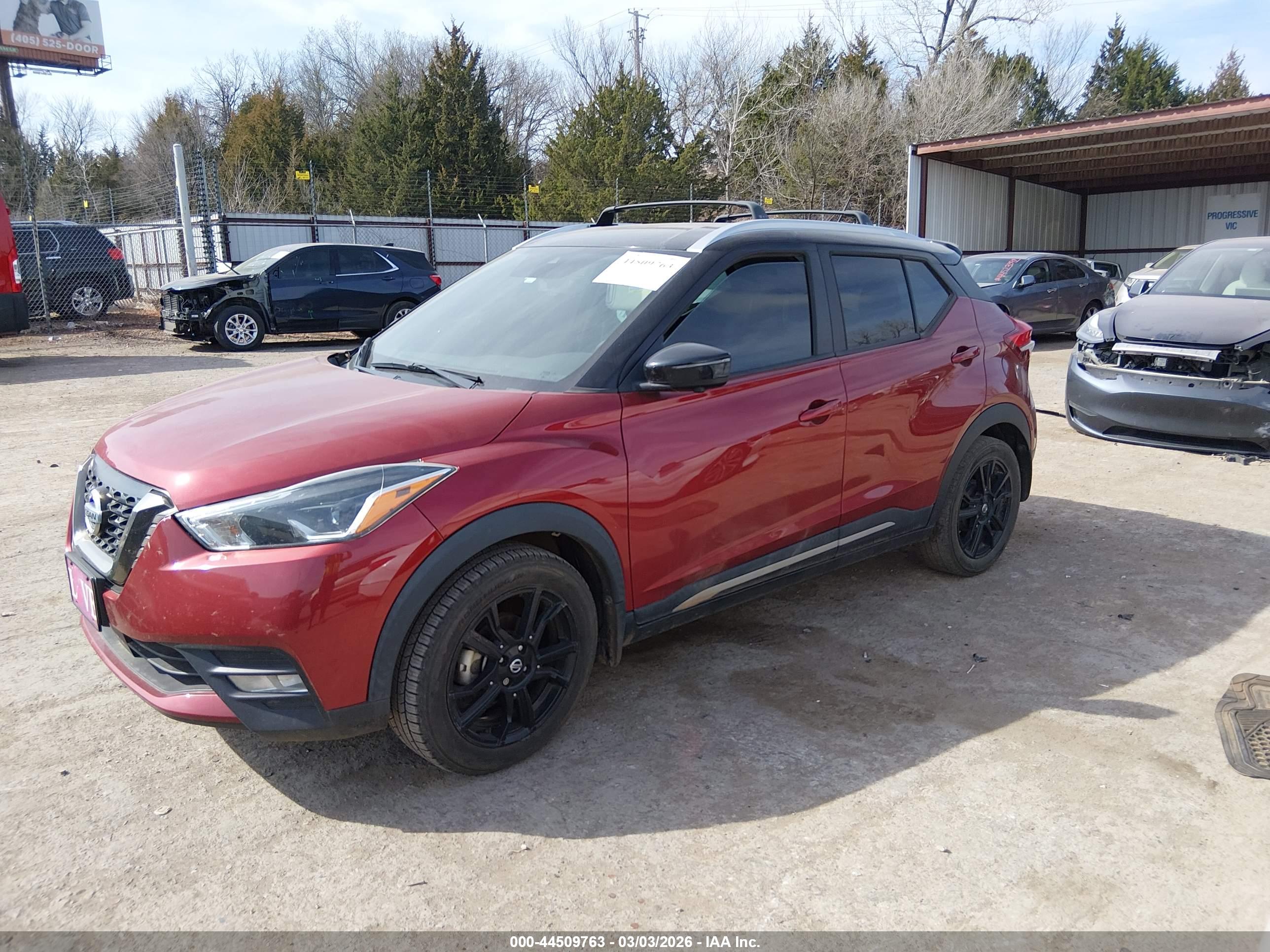 NISSAN KICKS image 2