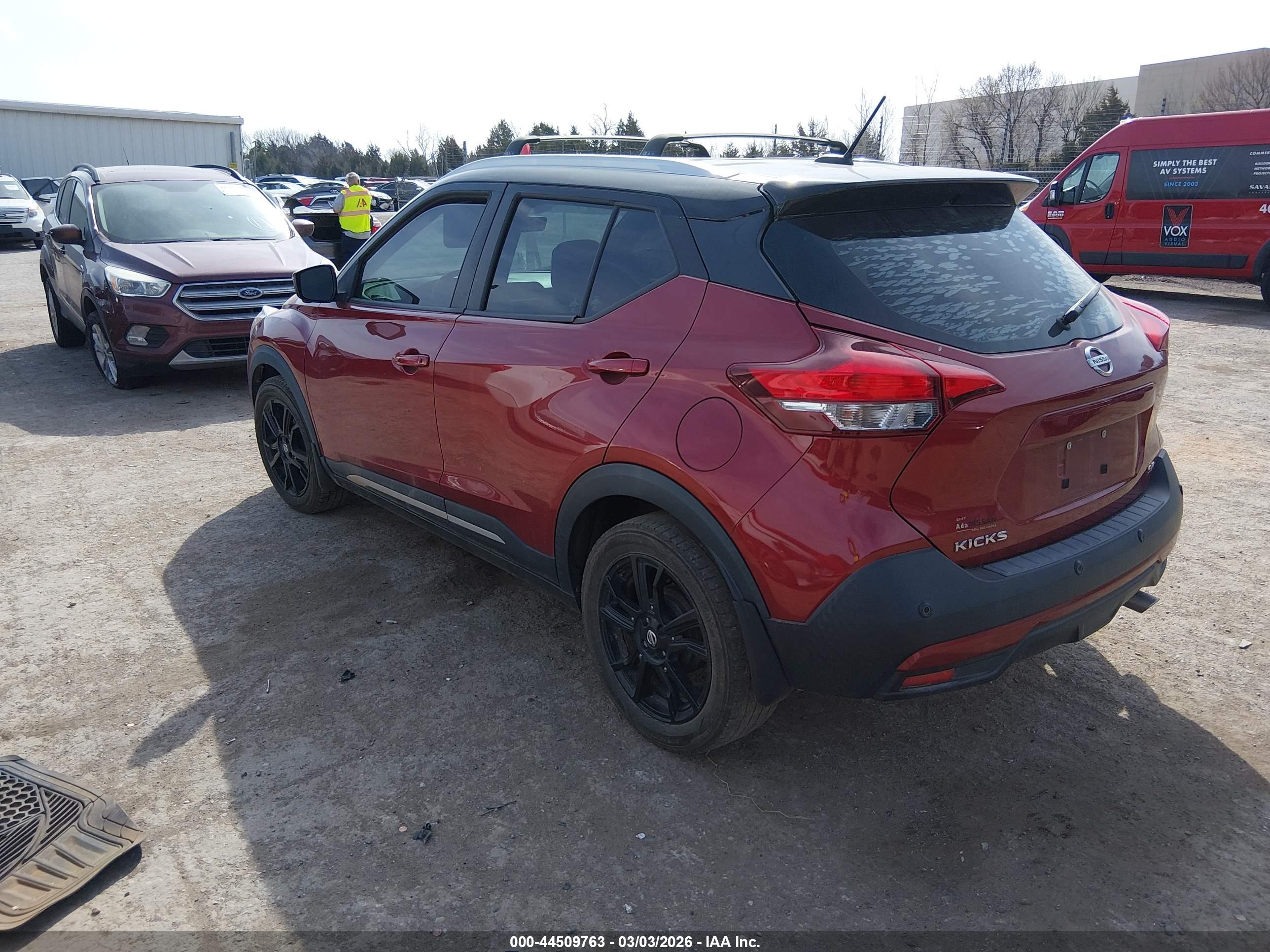 NISSAN KICKS image 3