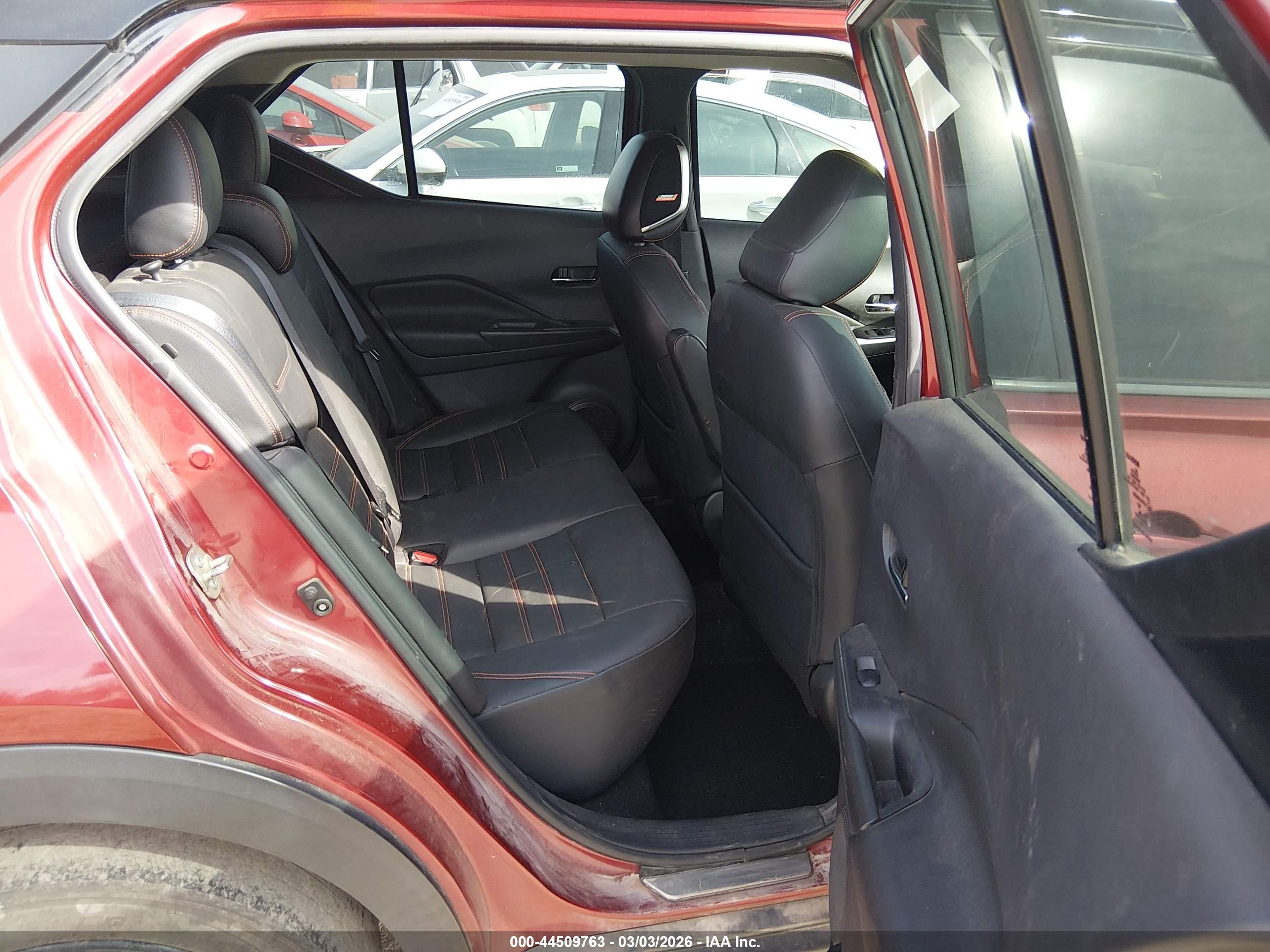NISSAN KICKS image 8