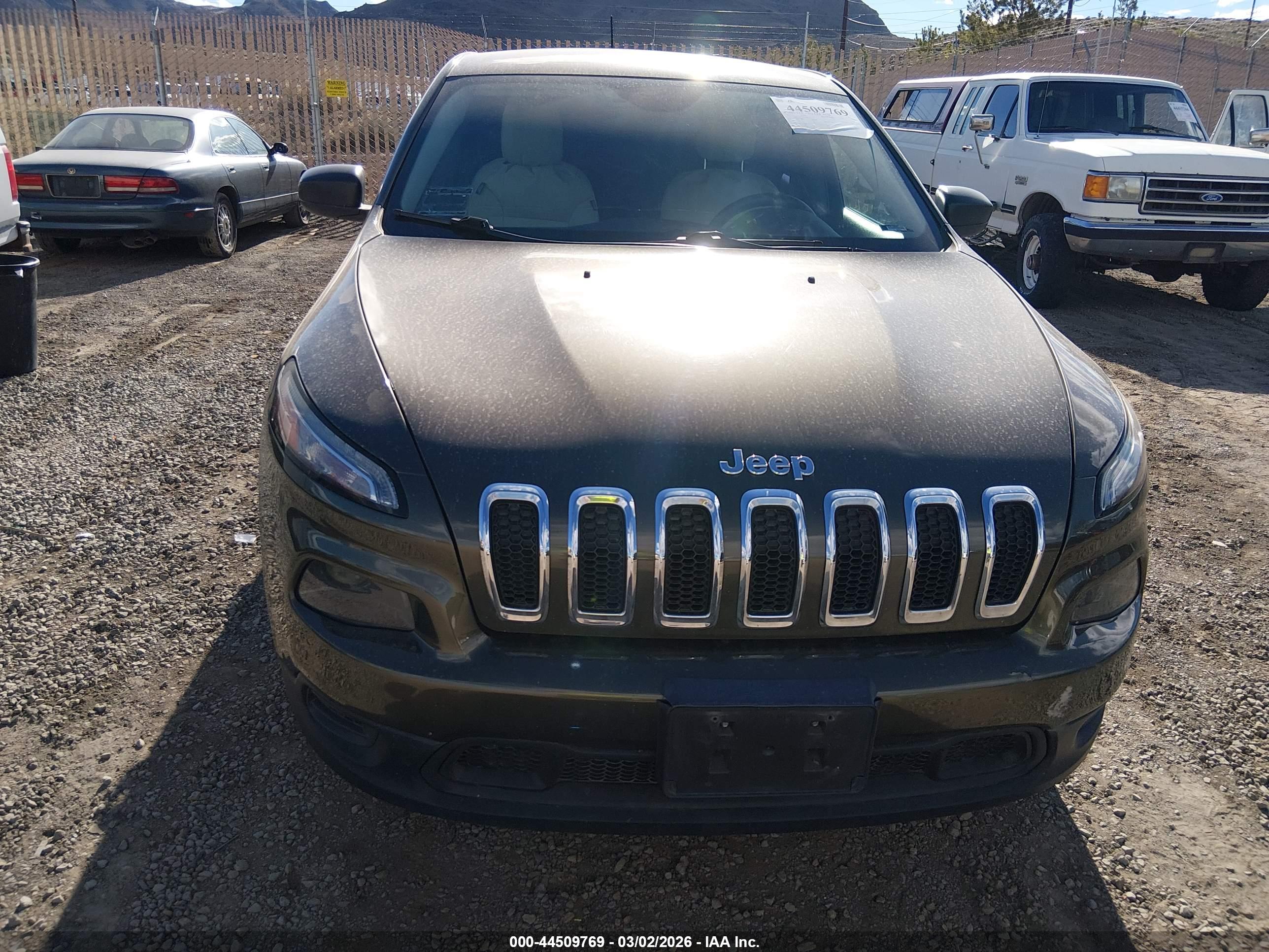 JEEP CHEROKEE image 6