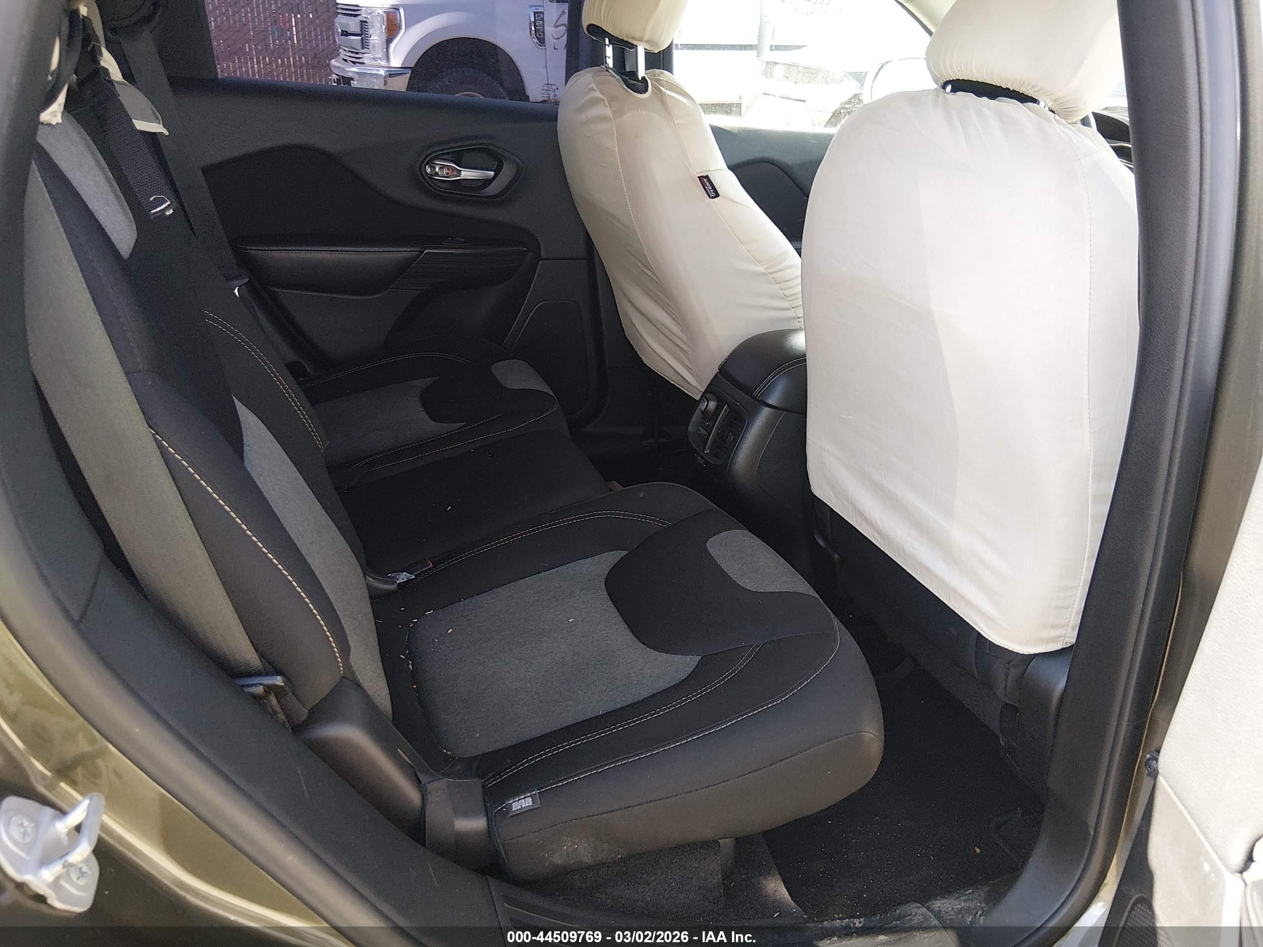JEEP CHEROKEE image 8