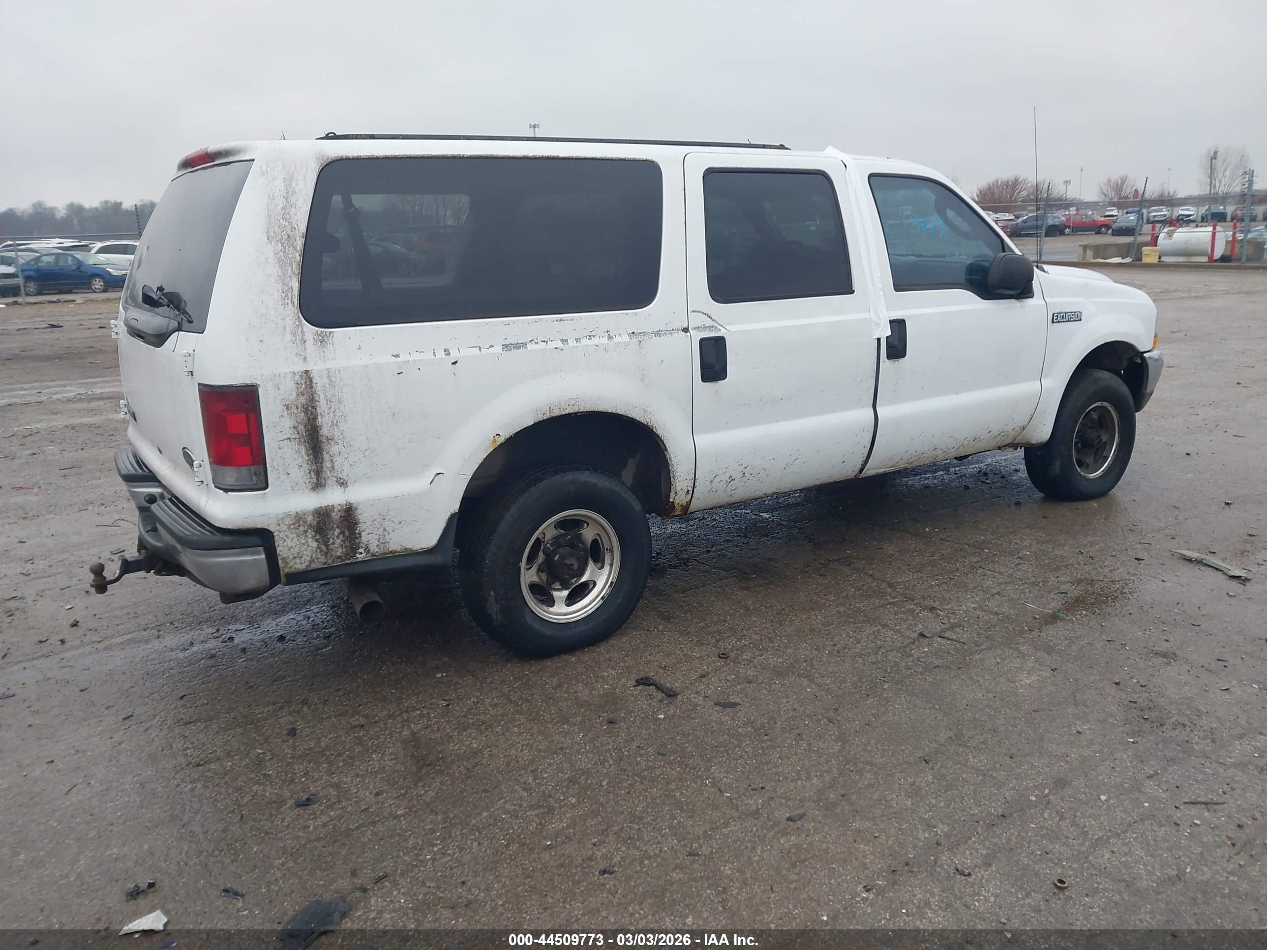 FORD EXCURSION image 4