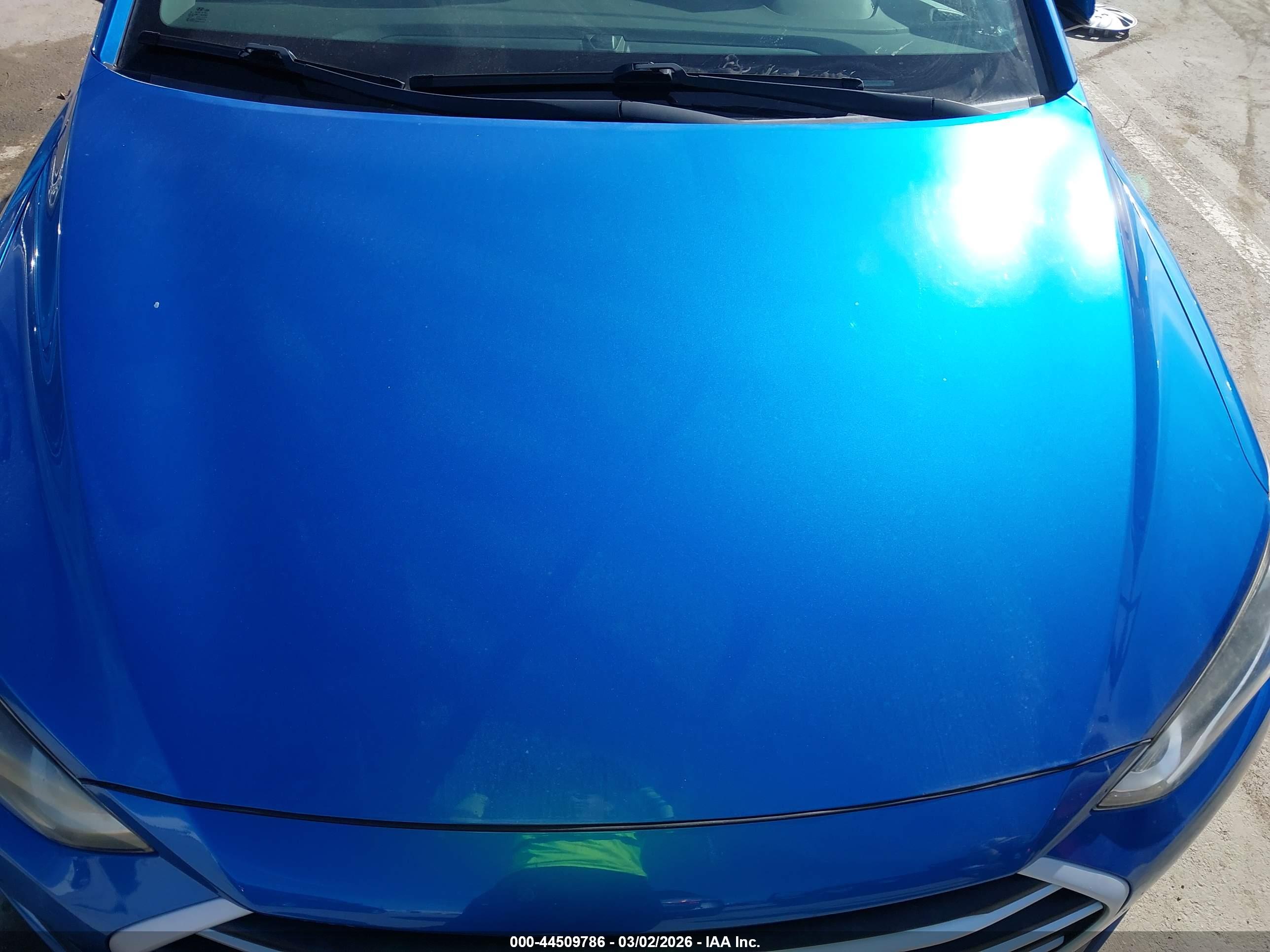 HYUNDAI ELANTRA image 6
