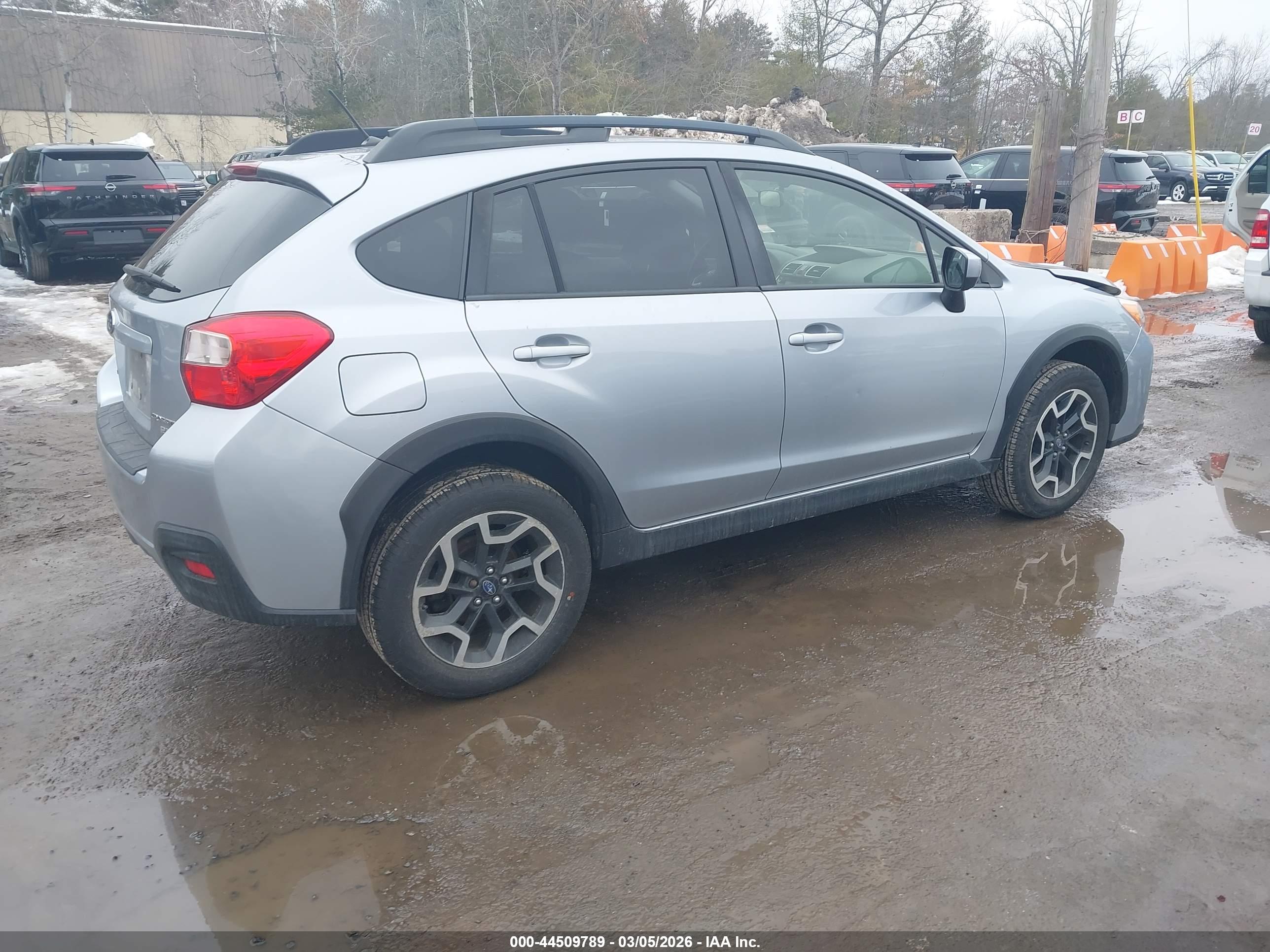 SUBARU CROSSTREK image 4