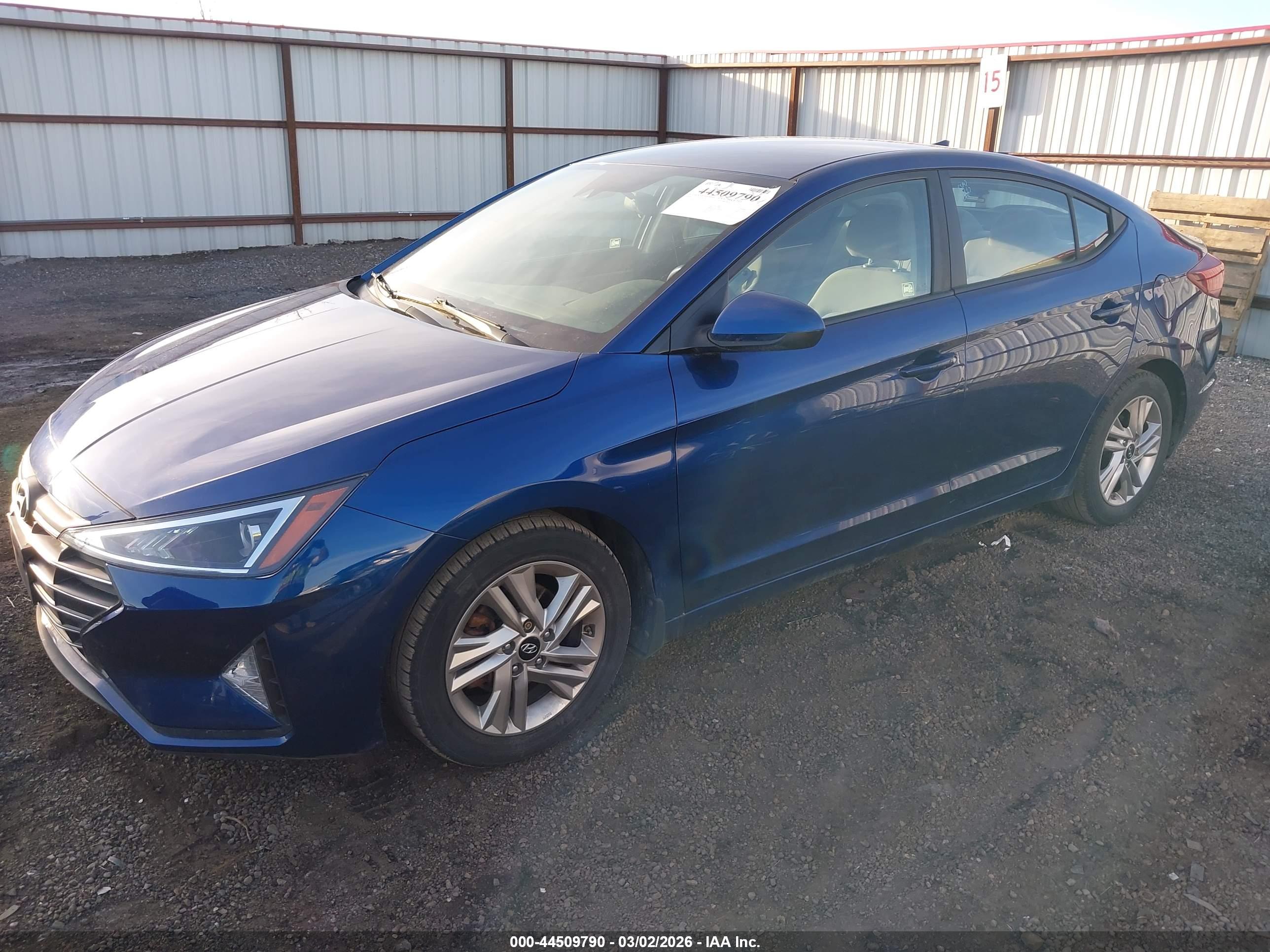 HYUNDAI ELANTRA image 2