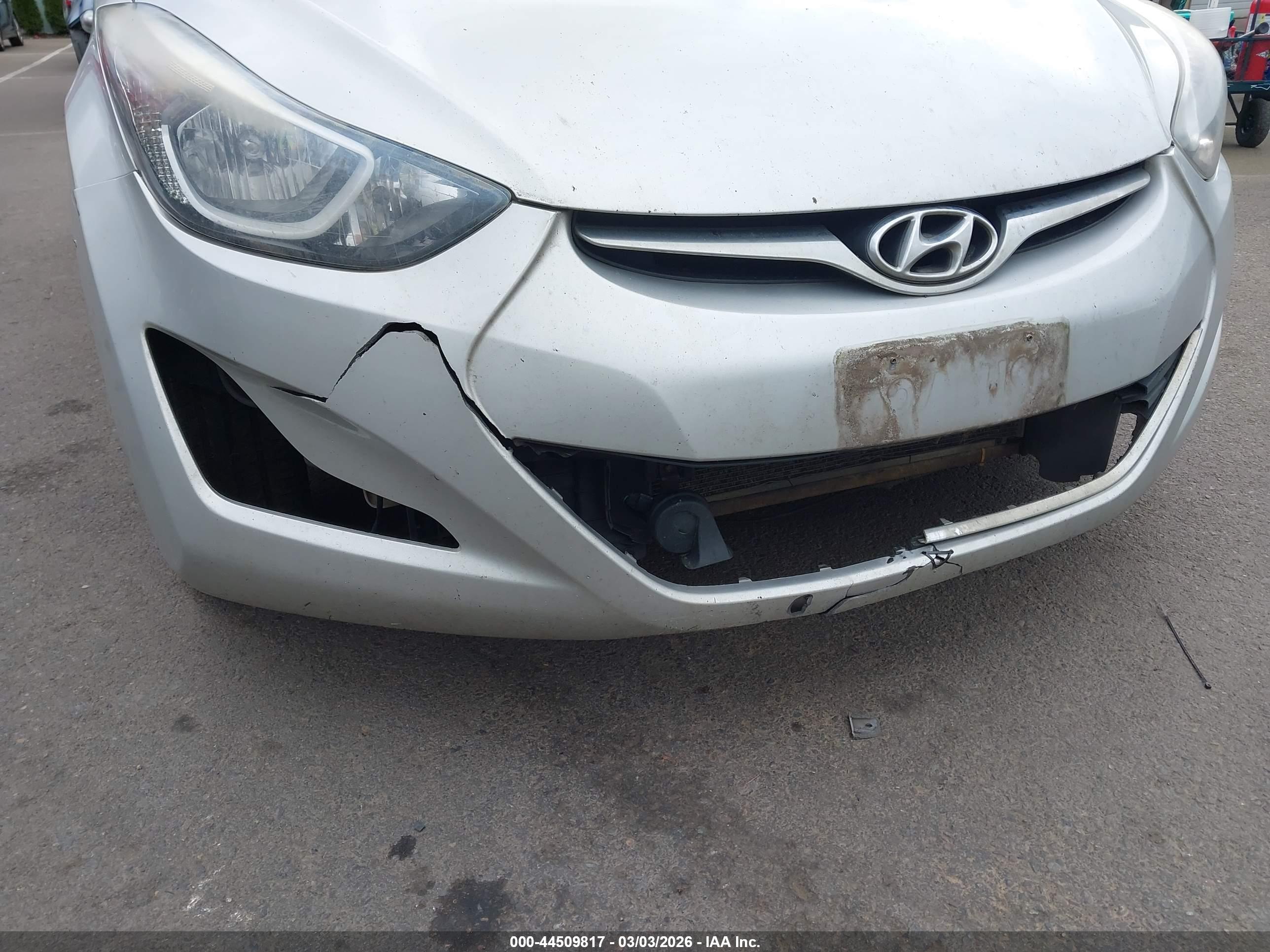 HYUNDAI ELANTRA image 6
