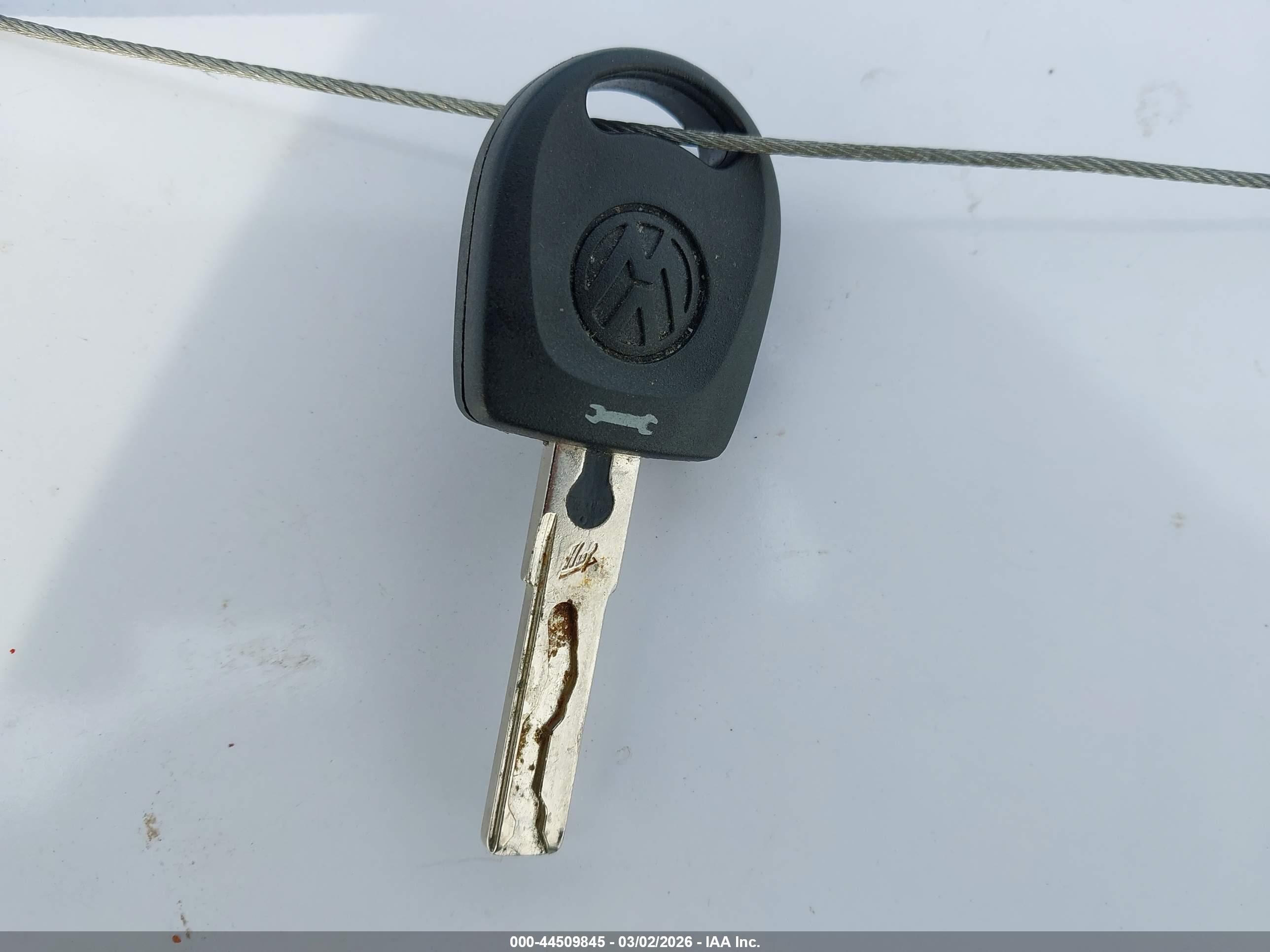 VOLKSWAGEN GTI image 11