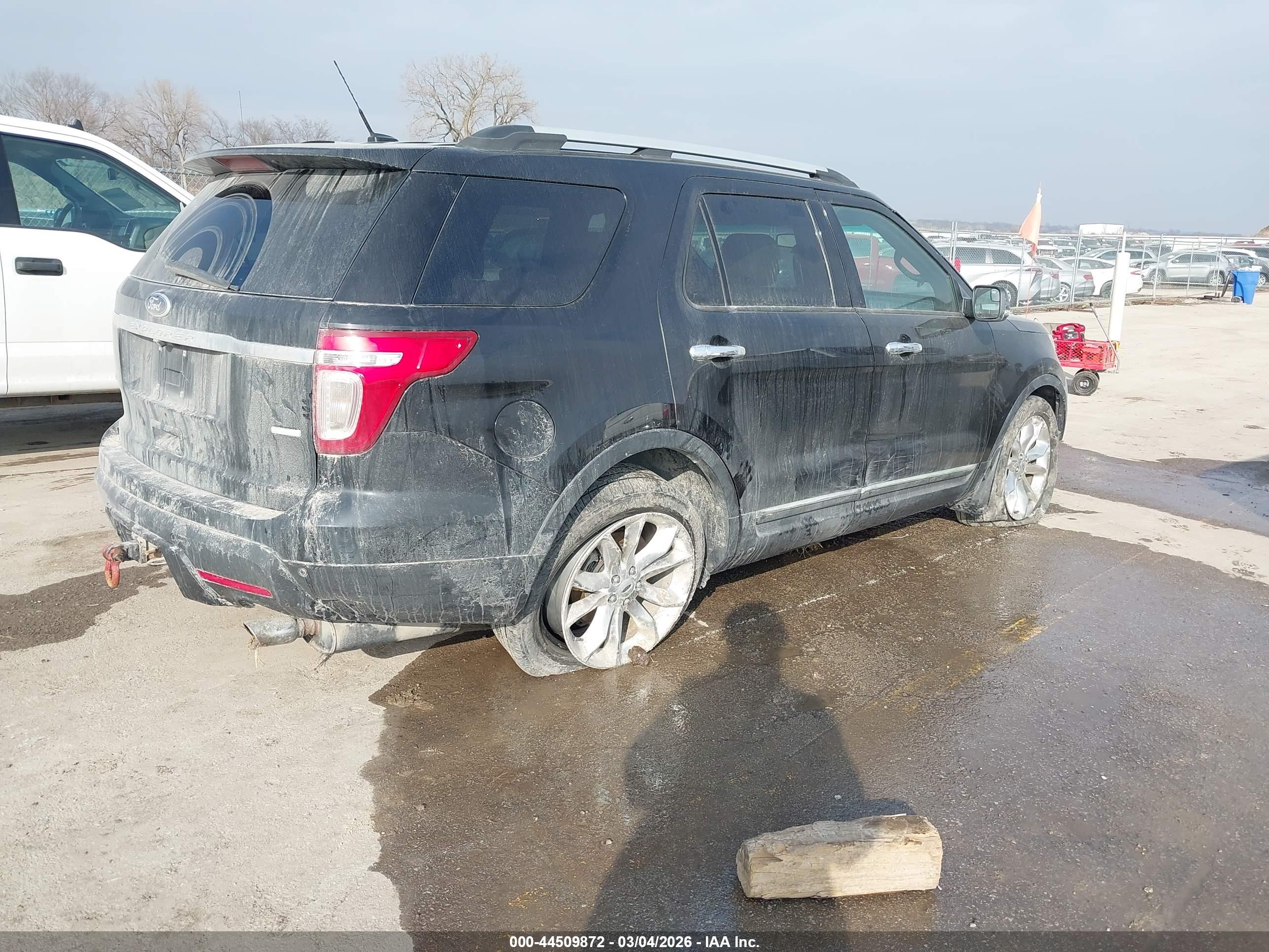 FORD EXPLORER image 4