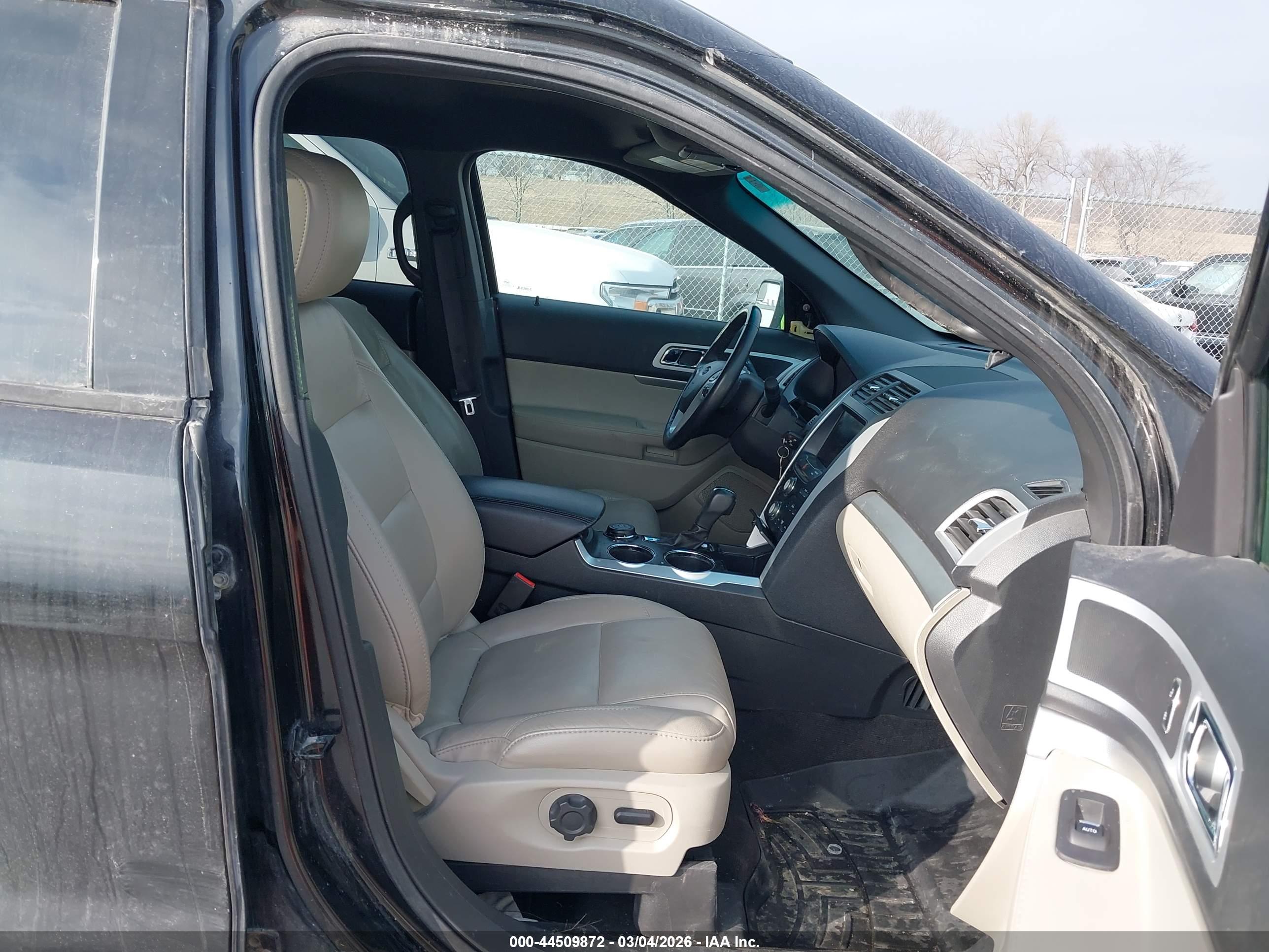 FORD EXPLORER image 5