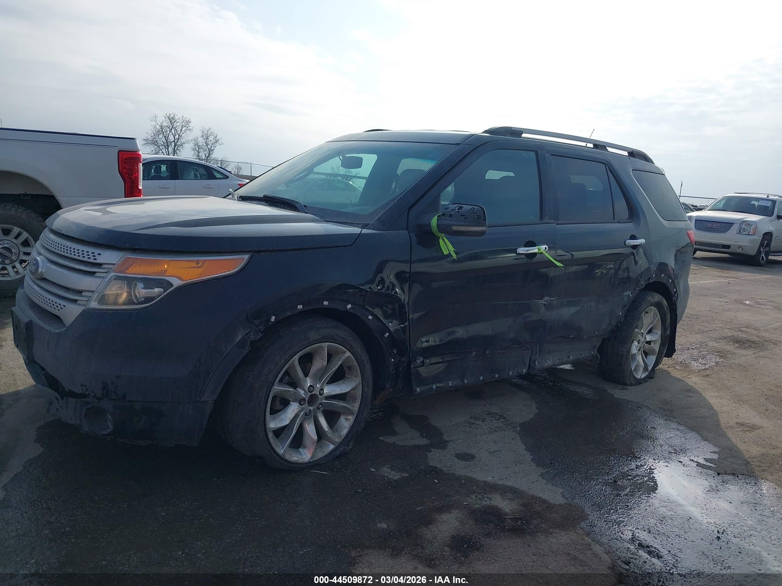 FORD EXPLORER image 6