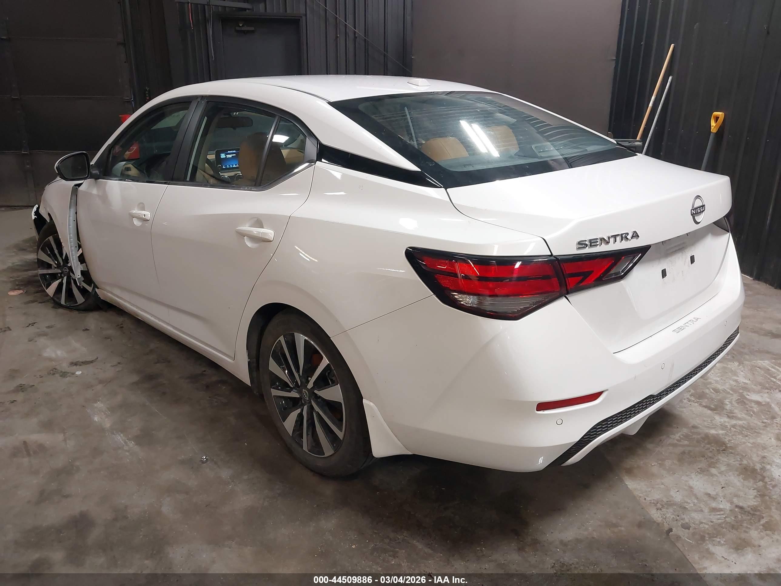 NISSAN SENTRA image 3