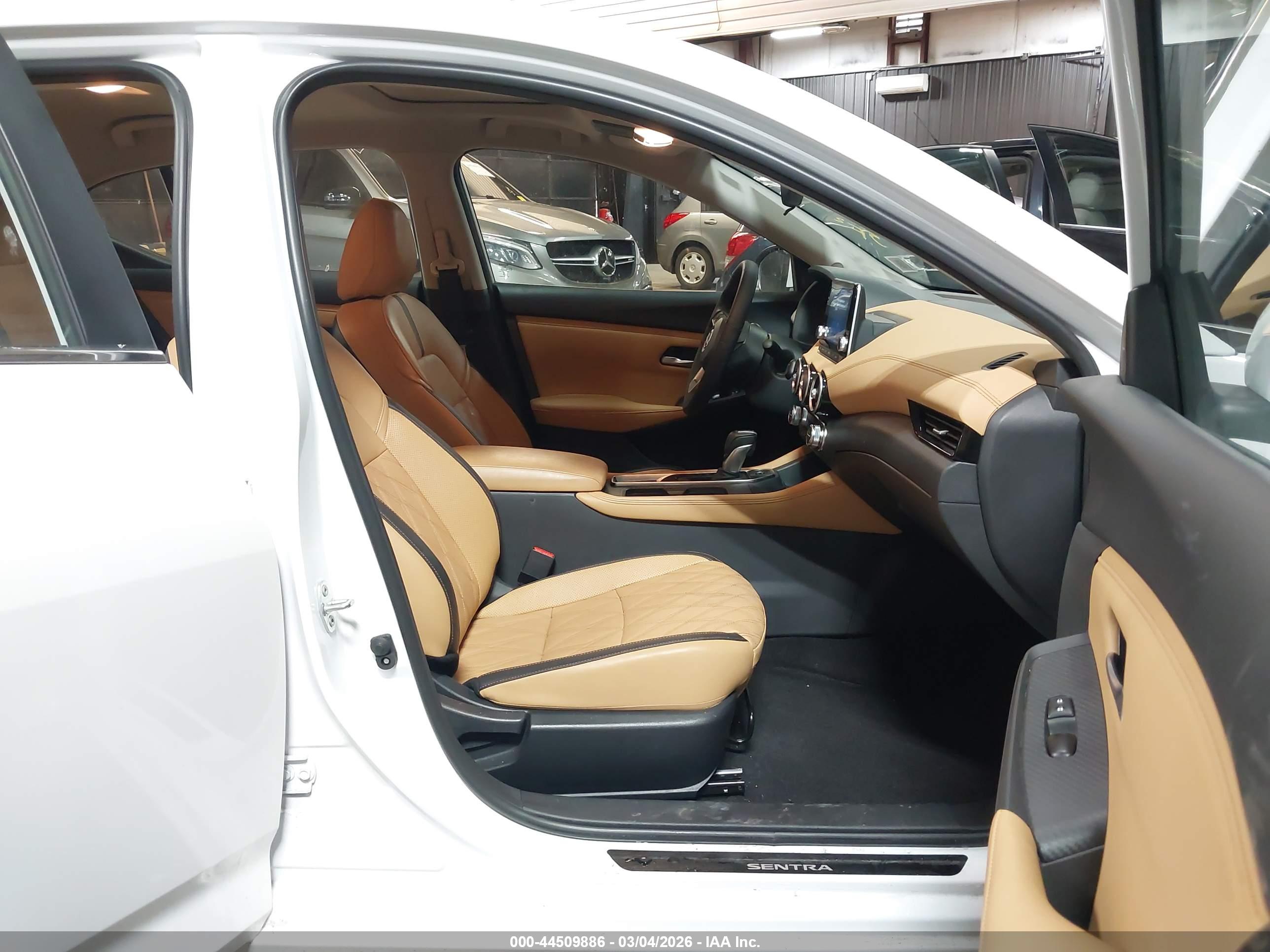 NISSAN SENTRA image 5