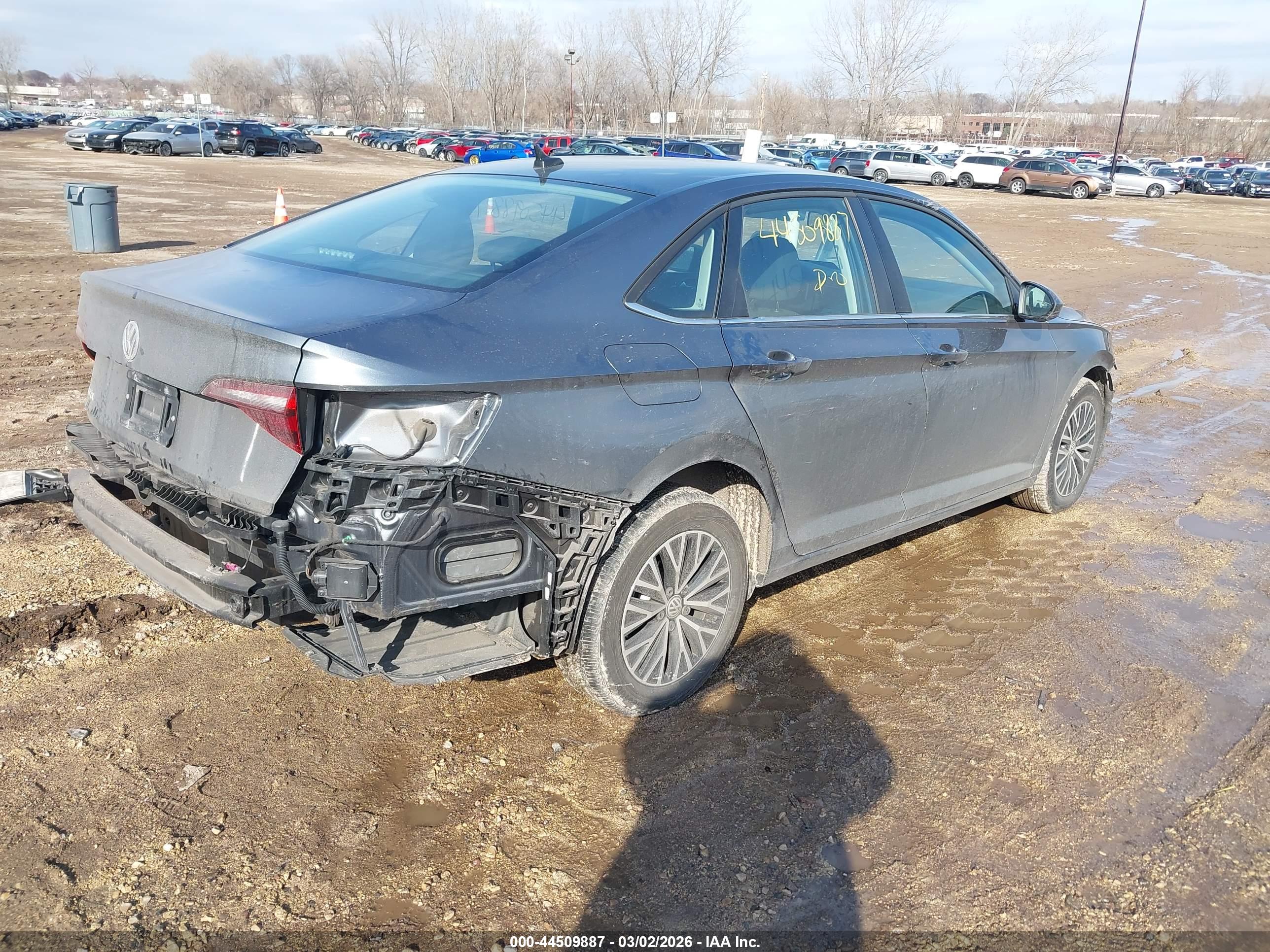 VOLKSWAGEN JETTA image 4