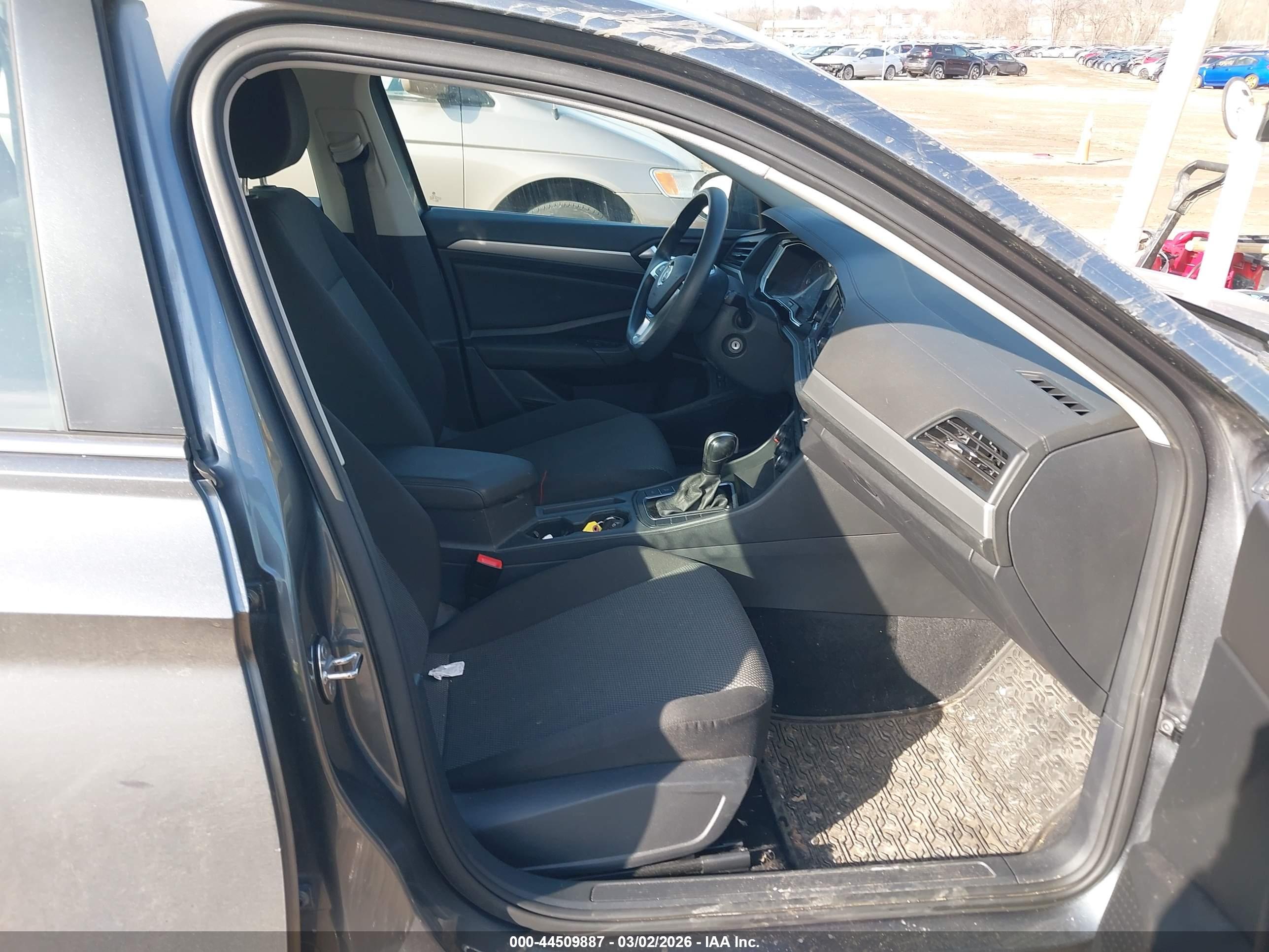 VOLKSWAGEN JETTA image 5